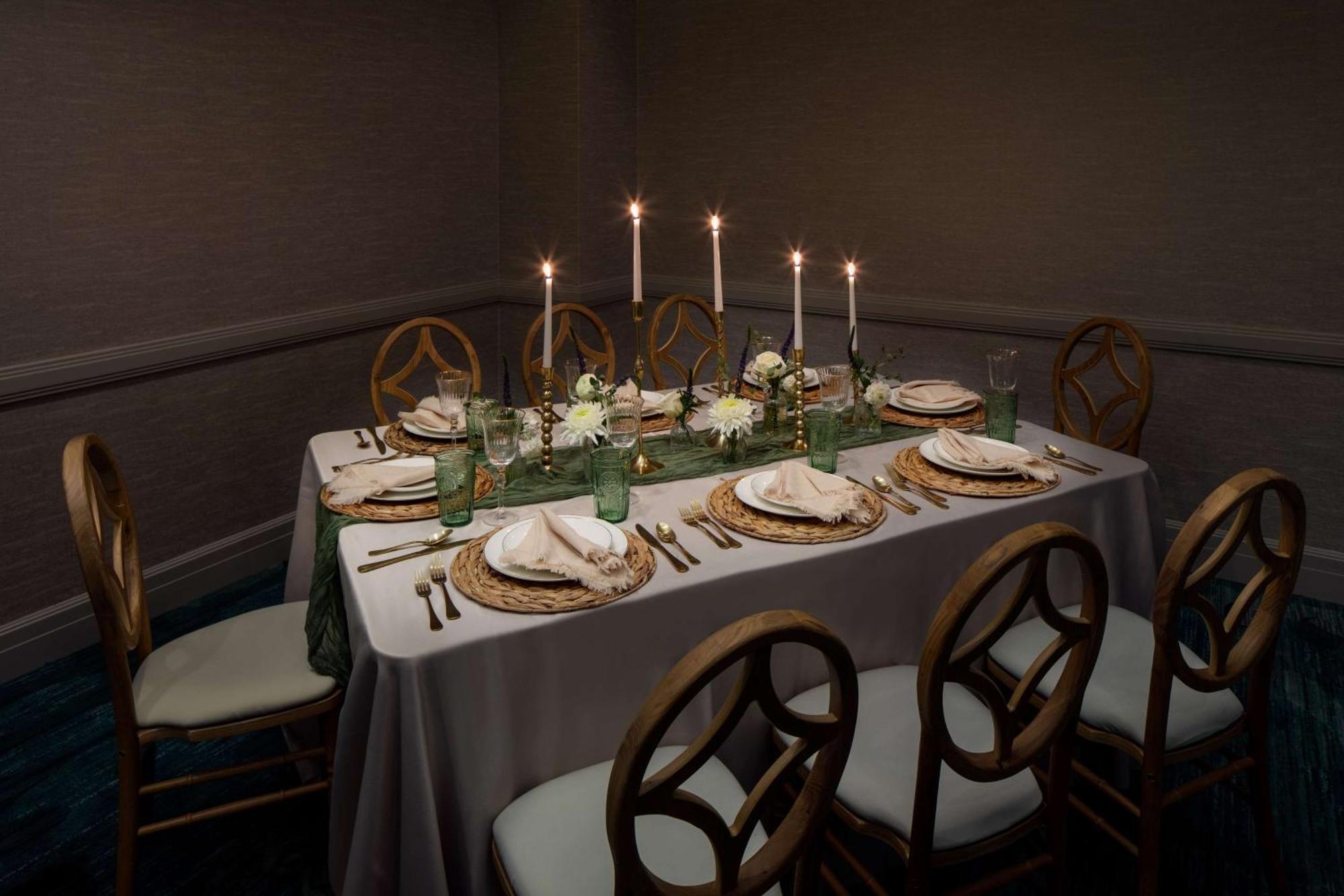 Hilton Carillon Park Hotel 4*