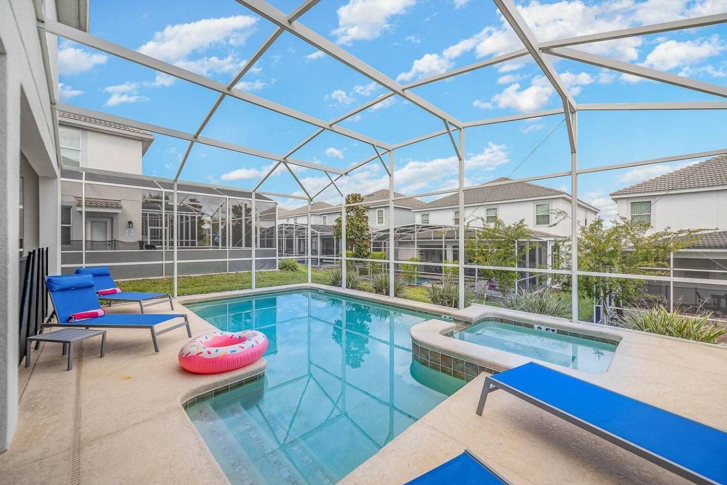 Villa Willy Wonka's Within Minutes Of