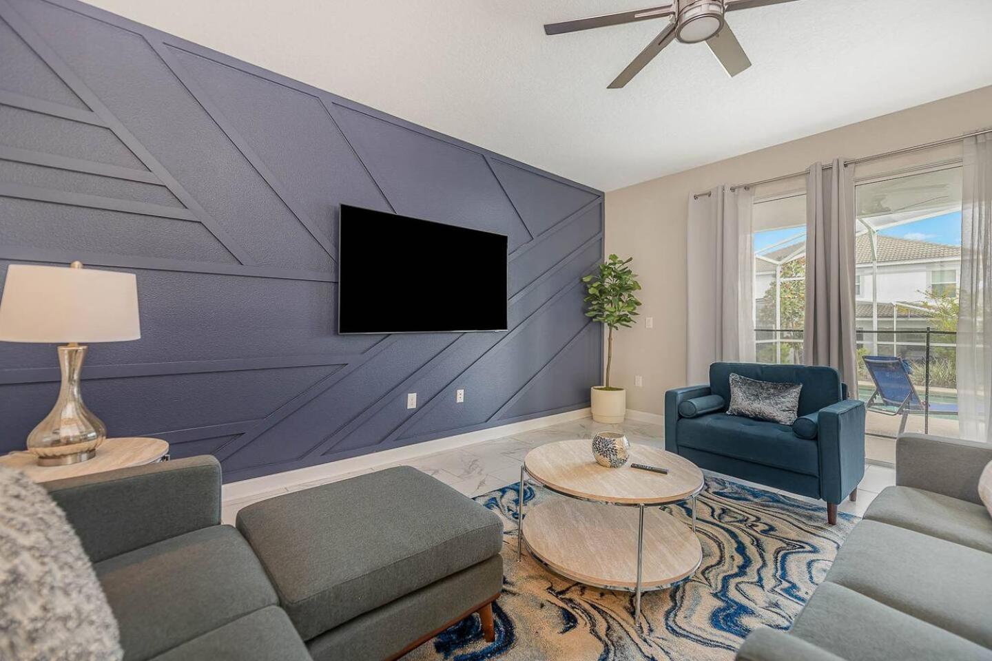 Willy Wonka's Within Minutes Of Villa Davenport