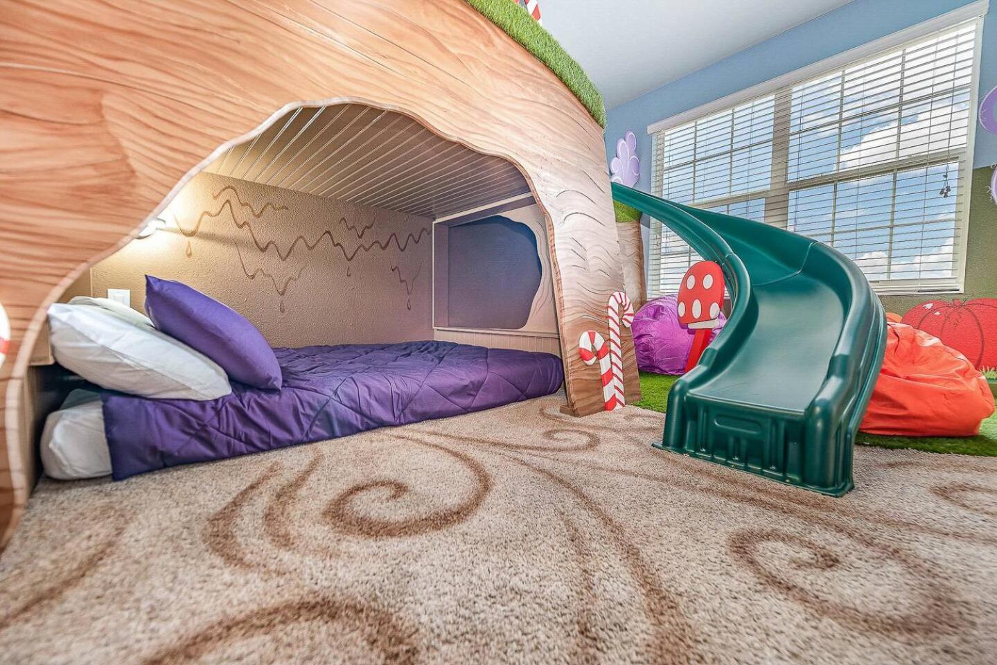 Willy Wonka's Within Minutes Of Davenport