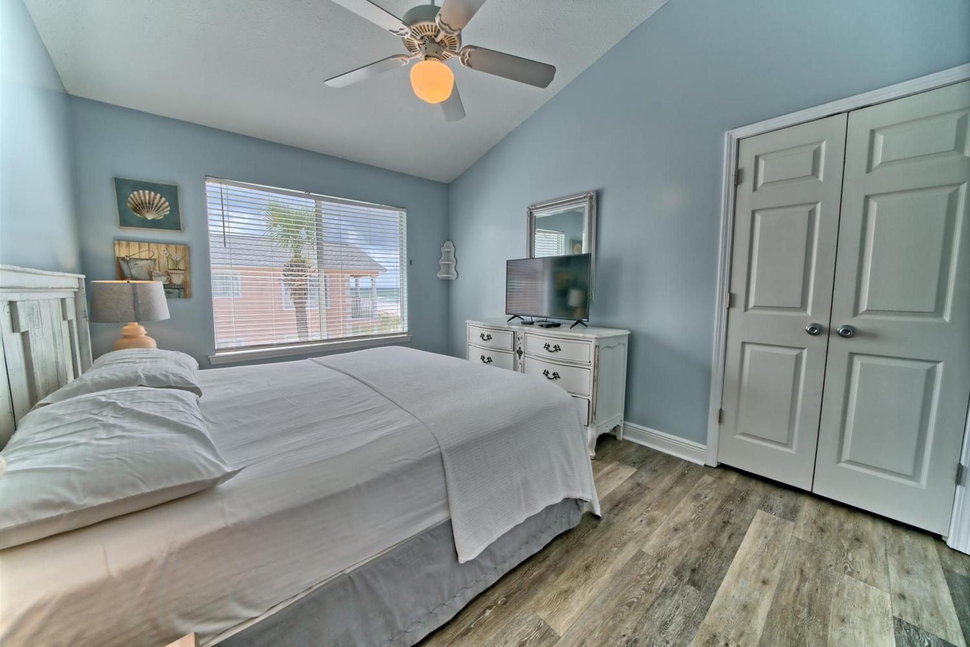 Pineapple 3* Laguna Beach