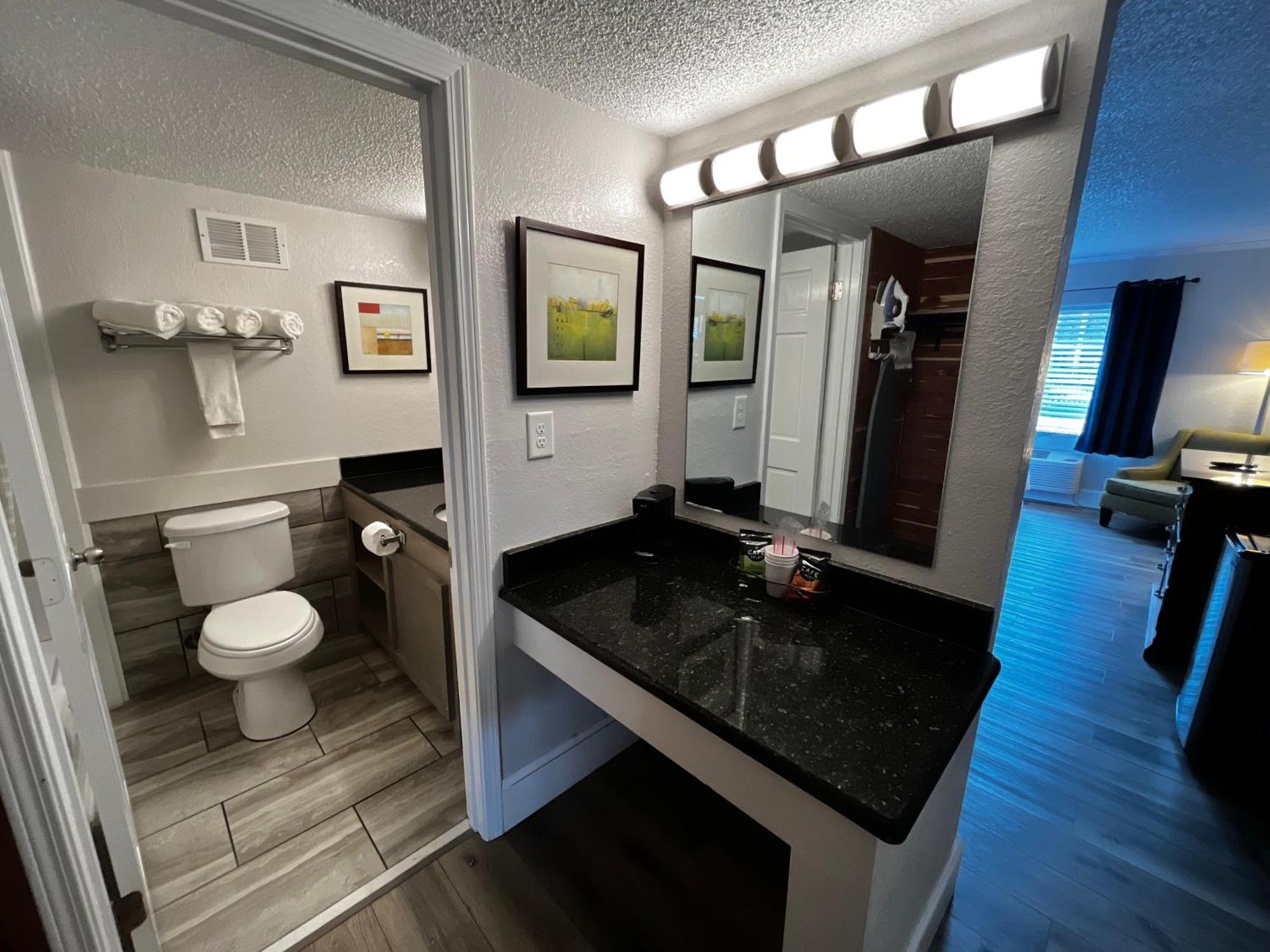 At Home Inn - Pensacola 2*