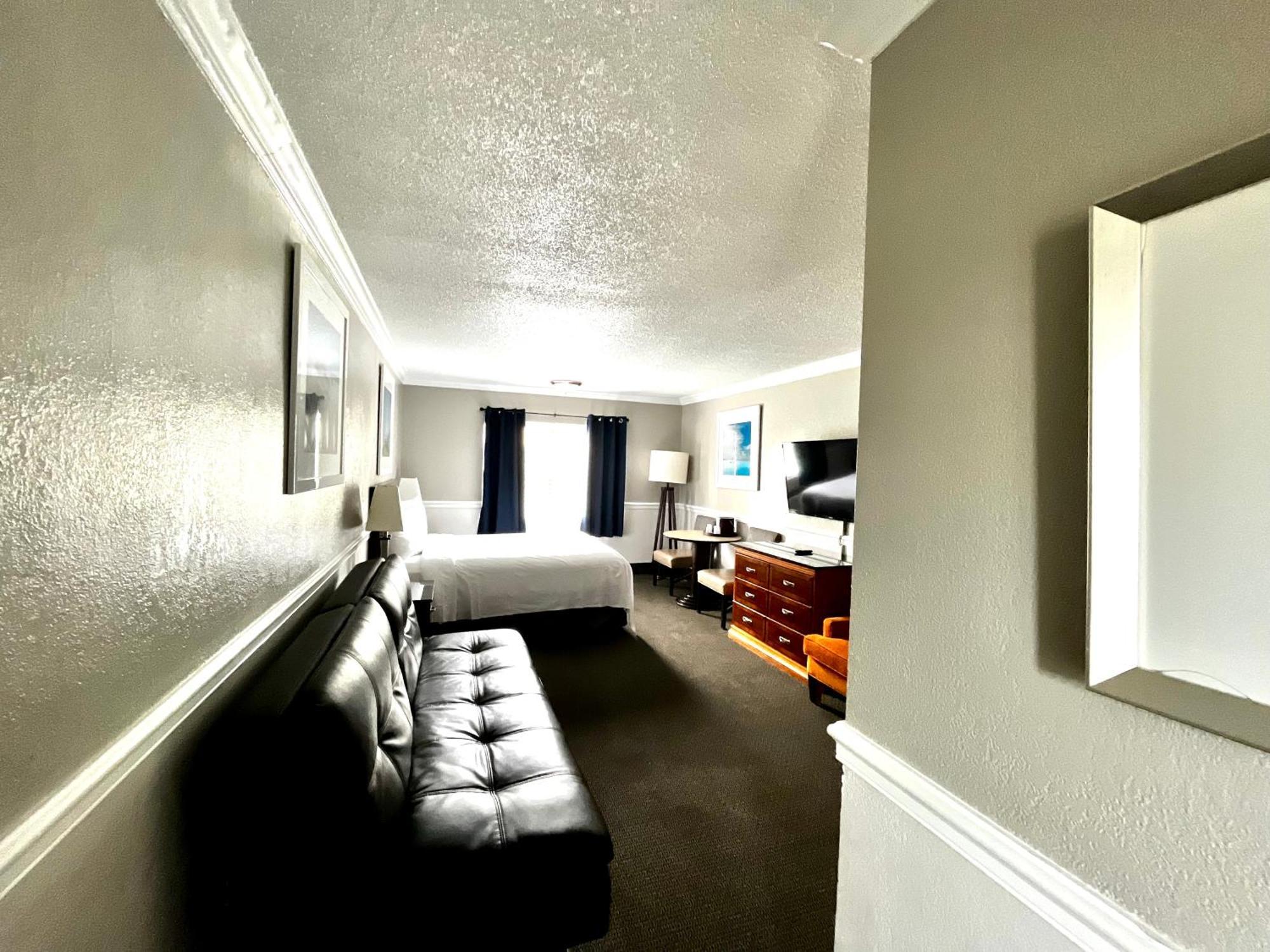 Motel At Home Inn - Pensacola