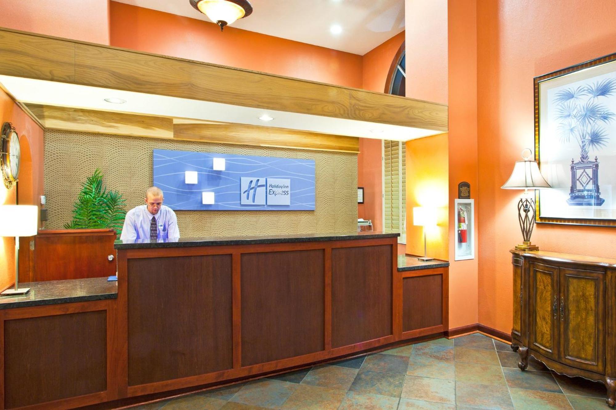 Express Clearwater East - Icot Center By Ihg Hotel