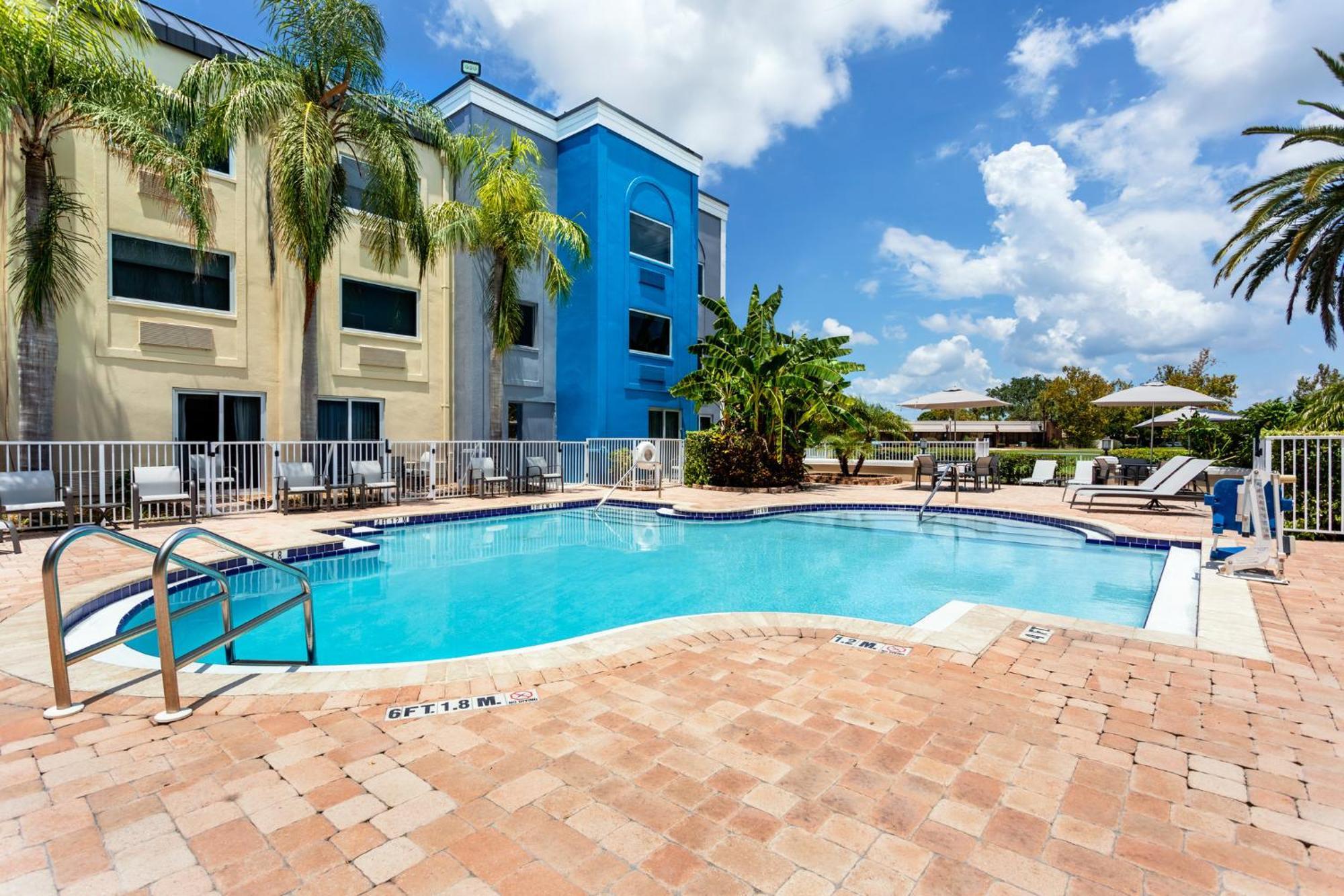 Express Clearwater East - Icot Center By Ihg Hotel Pinellas Park