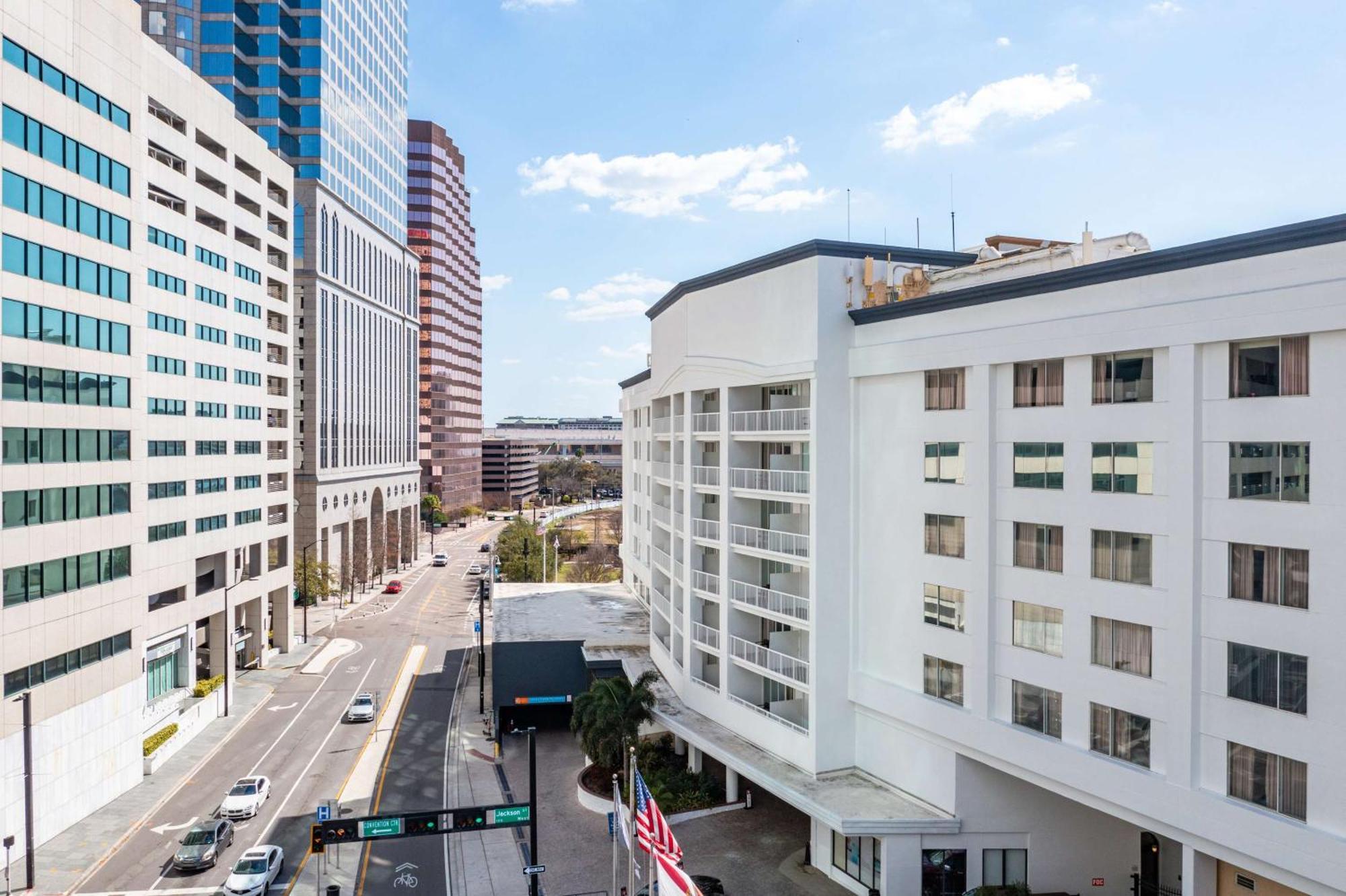 Hotel Riverwalk 4*