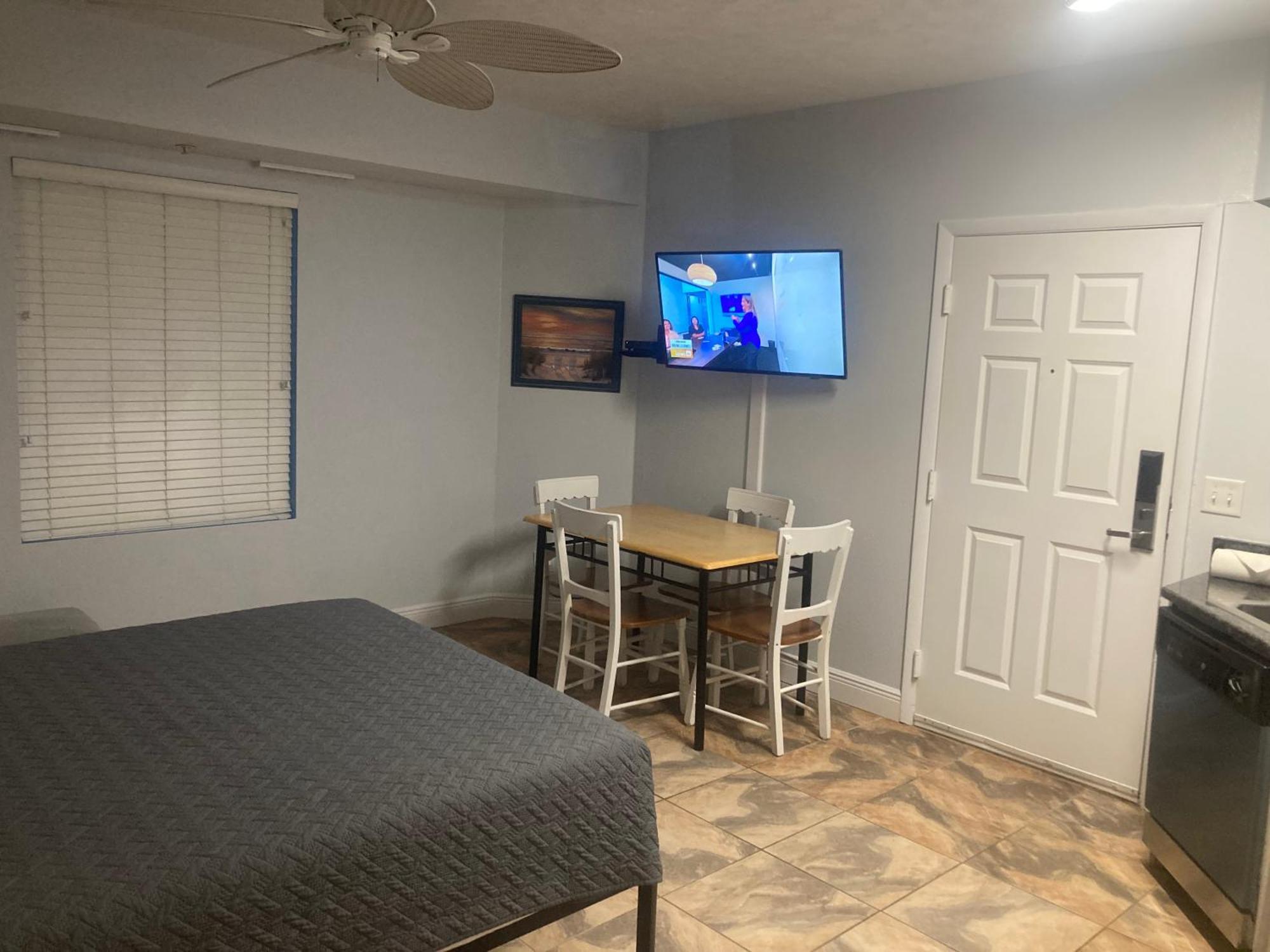Ocean Walk - Dramatic 3 Bedroom Ocean Front View Holiday home Daytona Beach