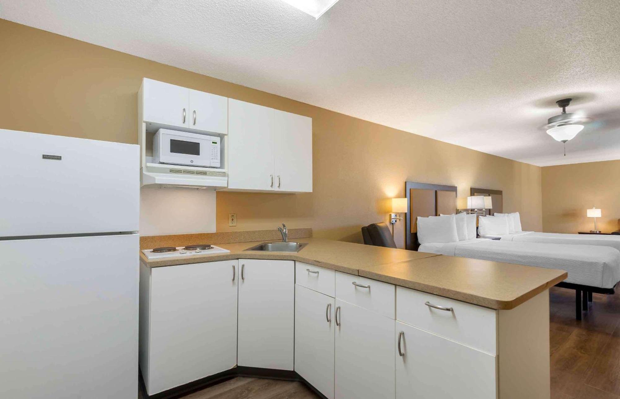 Extended America - St Petersburg - Clearwater - Executive Dr