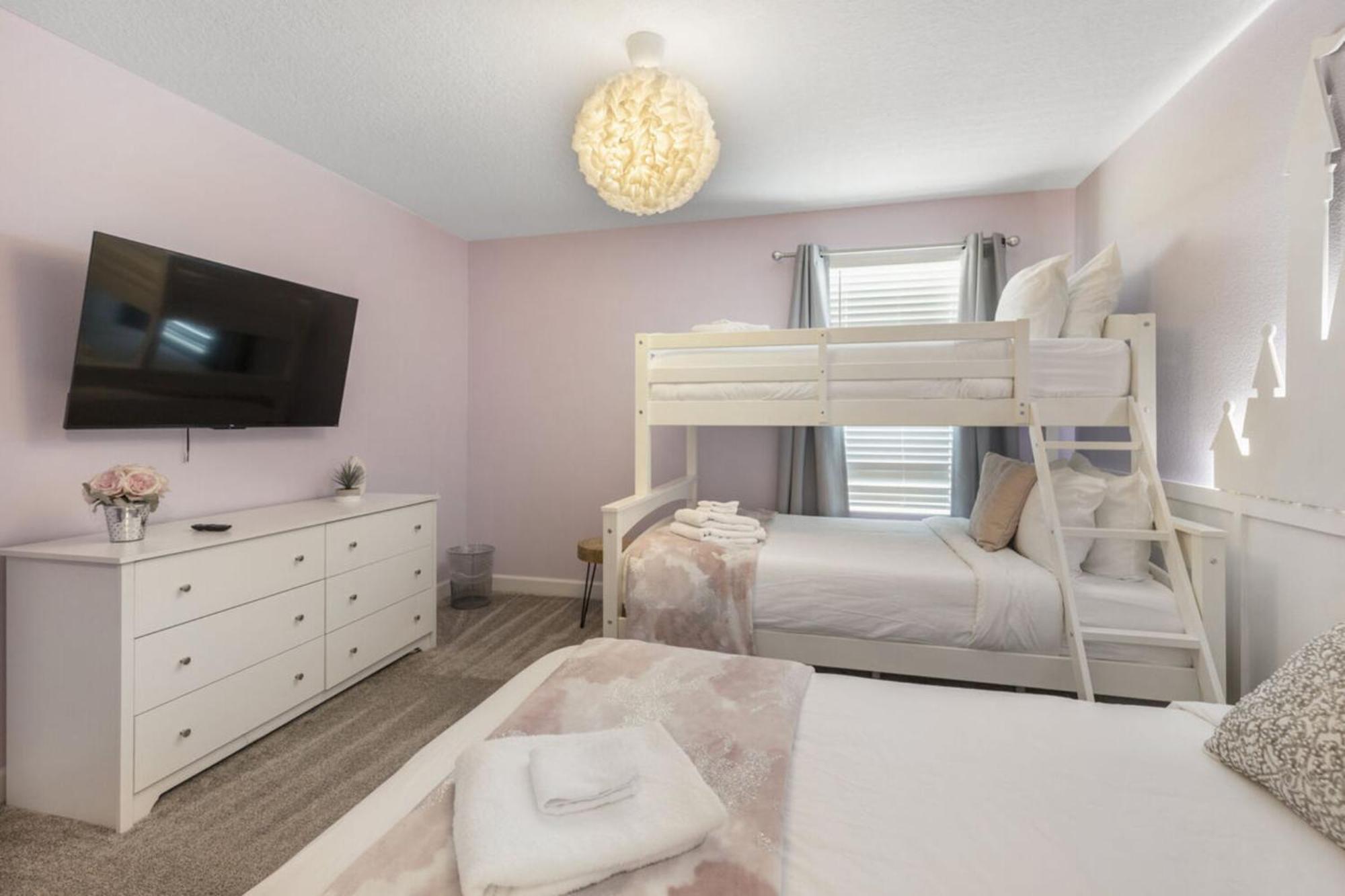 Discover Orlando's Distinctive Vacation Experience * Davenport