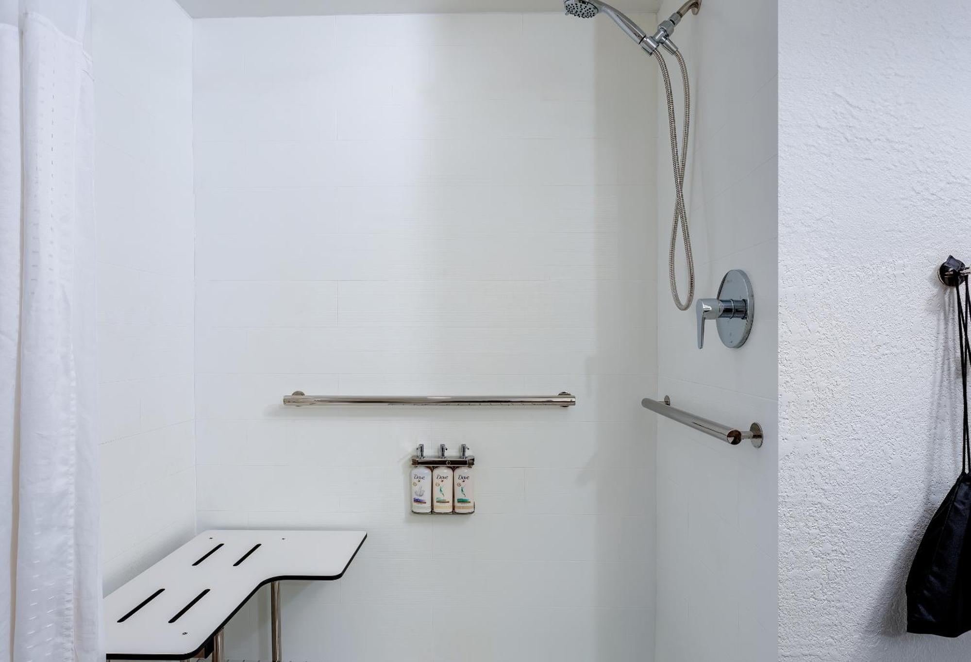 Express Clearwater East - Icot Center By Ihg Hotel 2*