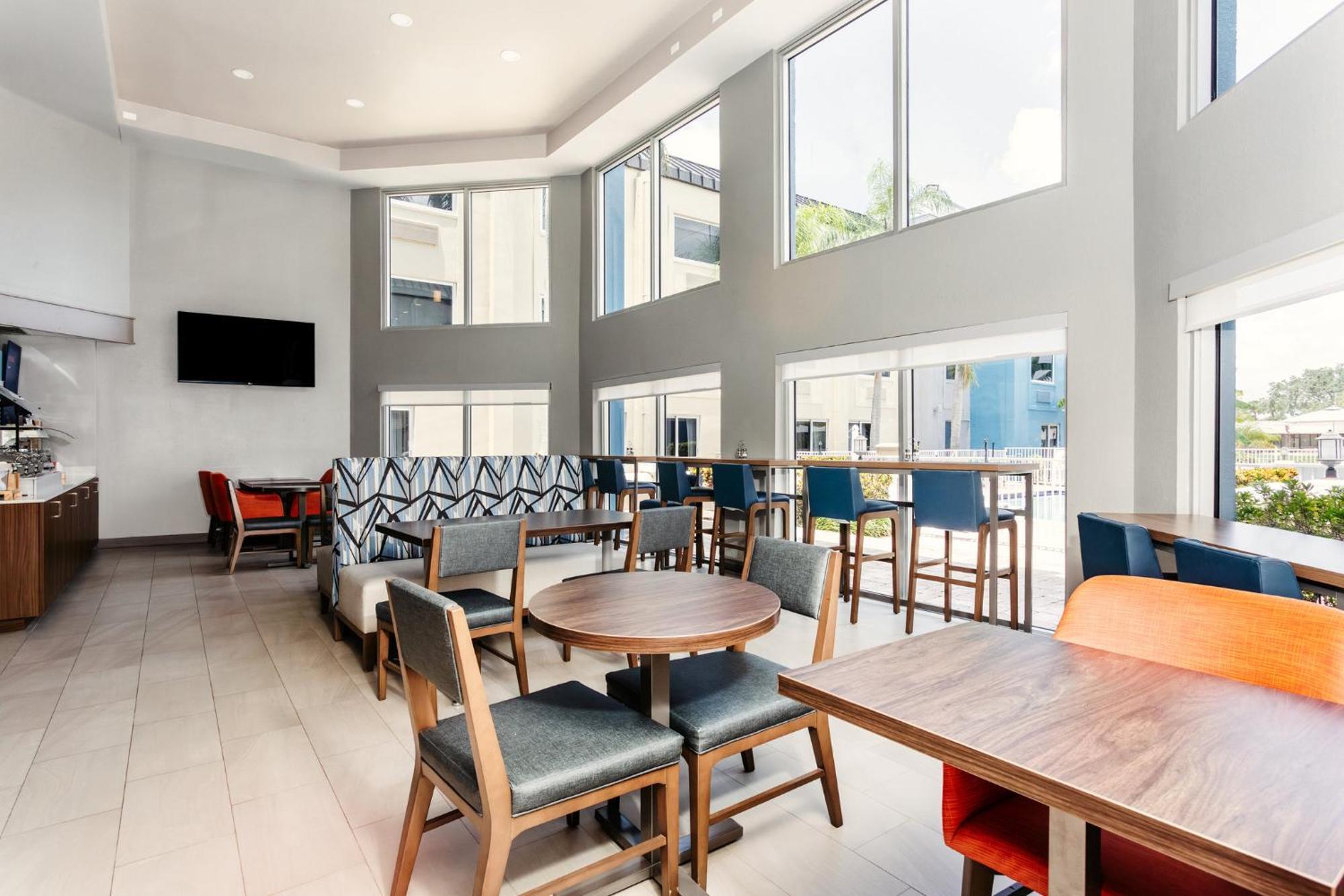 Express Clearwater East - Icot Center By Ihg Hotel