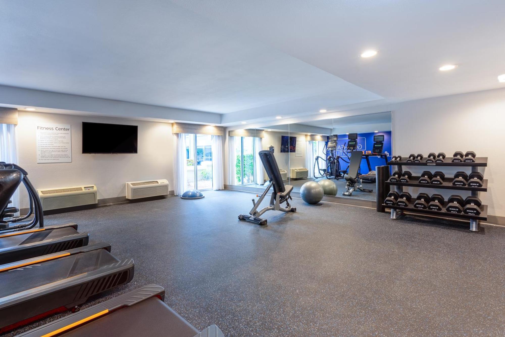 Hotel Express Clearwater East - Icot Center By Ihg