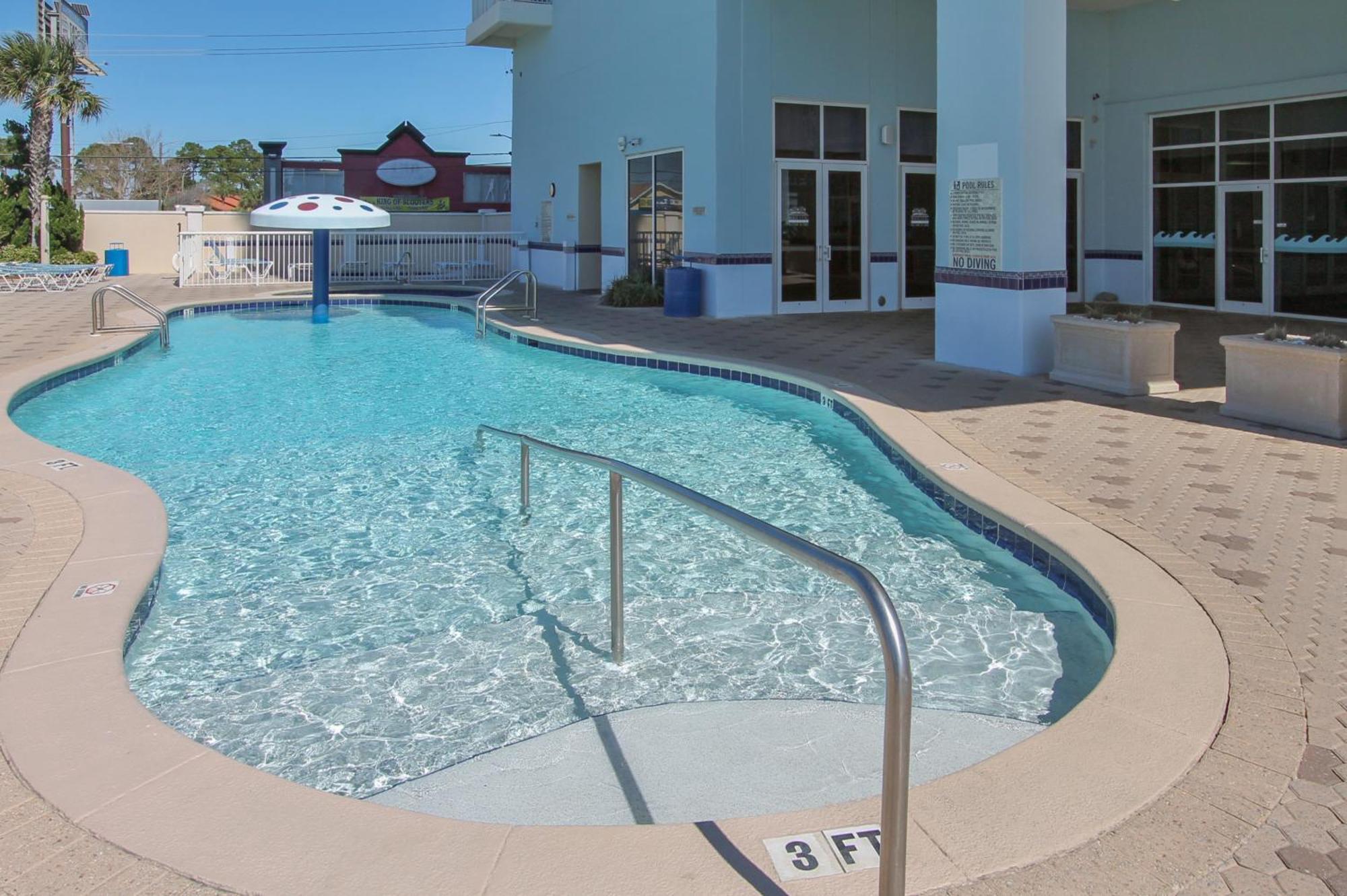 Majestic #1613-1 By Book That Holiday home