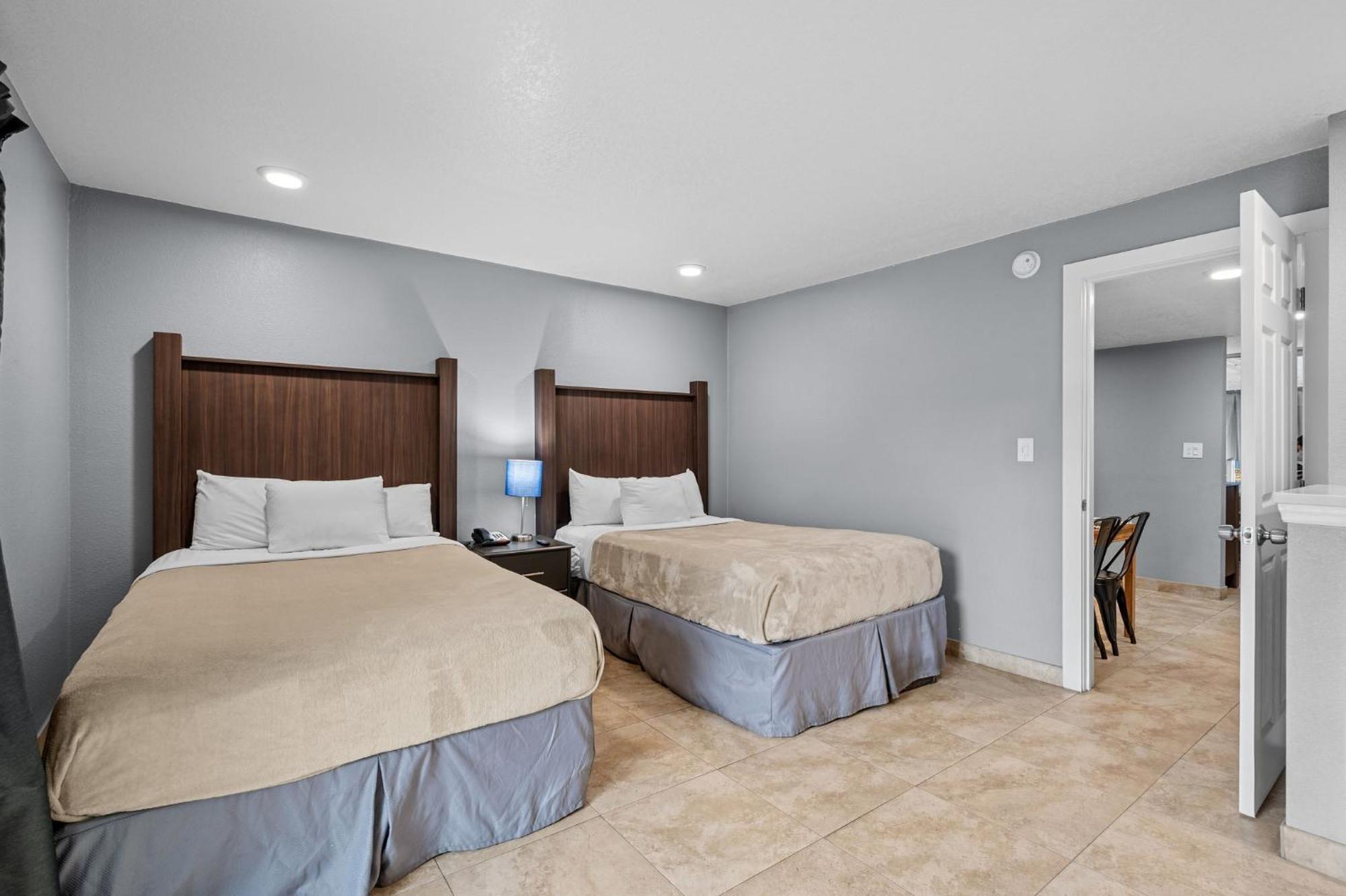 Resort Celebration Suites