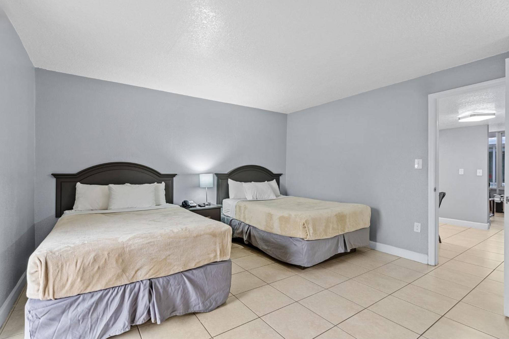 Resort Celebration Suites 3*