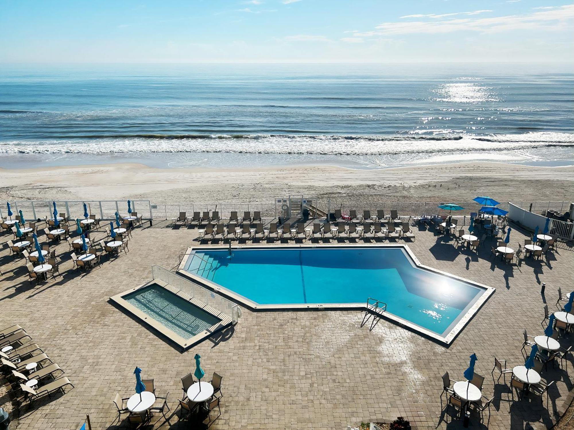Ocean East Club 3*