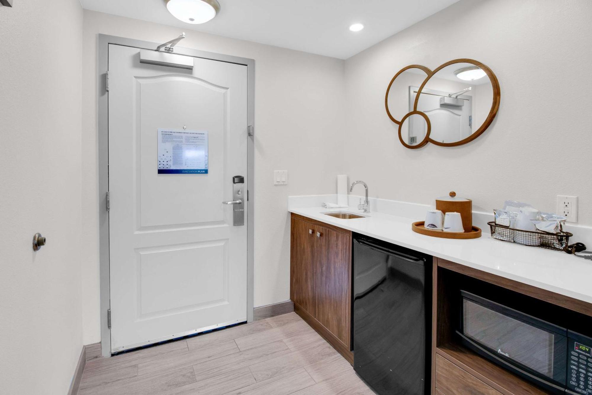 Hotel Hampton & / Bradenton - Airport 3*