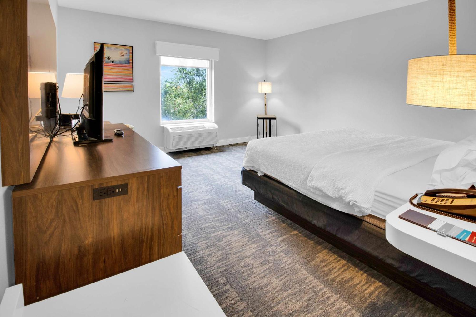 Hampton & / Bradenton - Airport Hotel