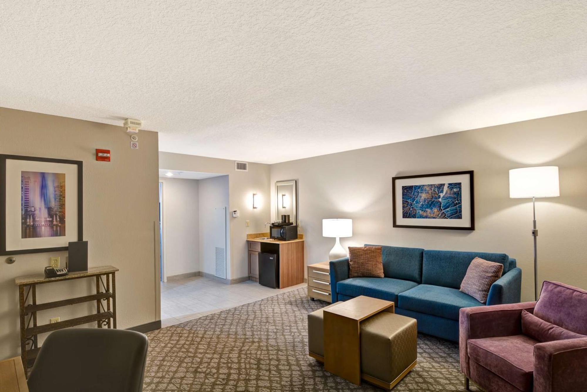 Embassy By Hilton Downtown Hotel