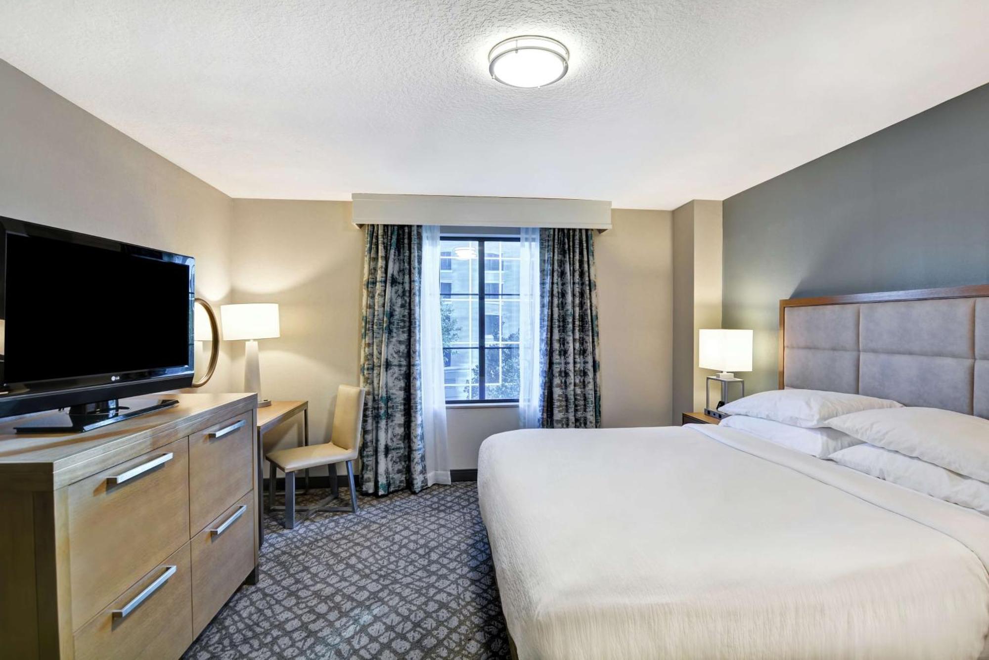 Hotel Embassy By Hilton Downtown 3*