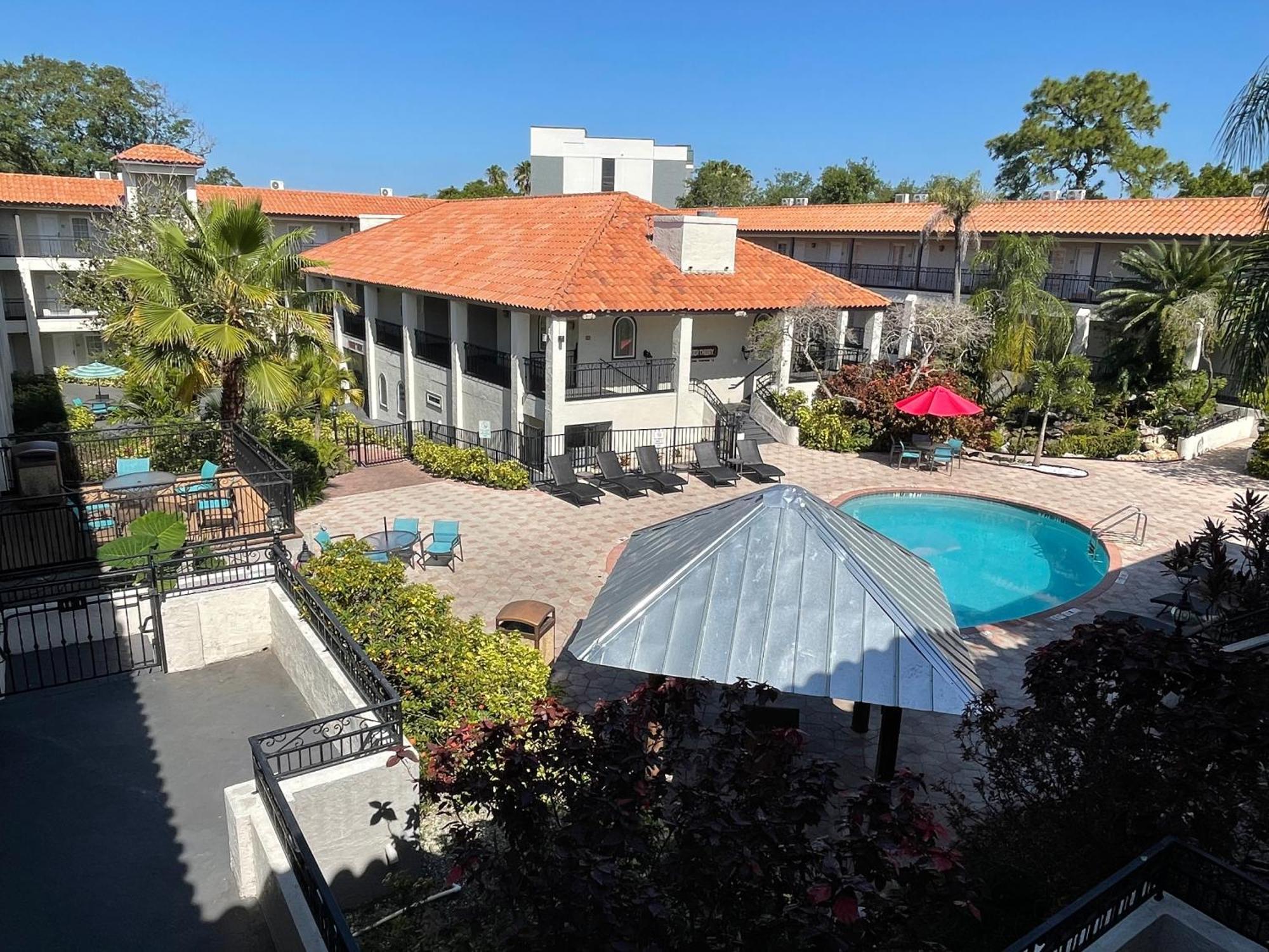 Hotel Red Roof &