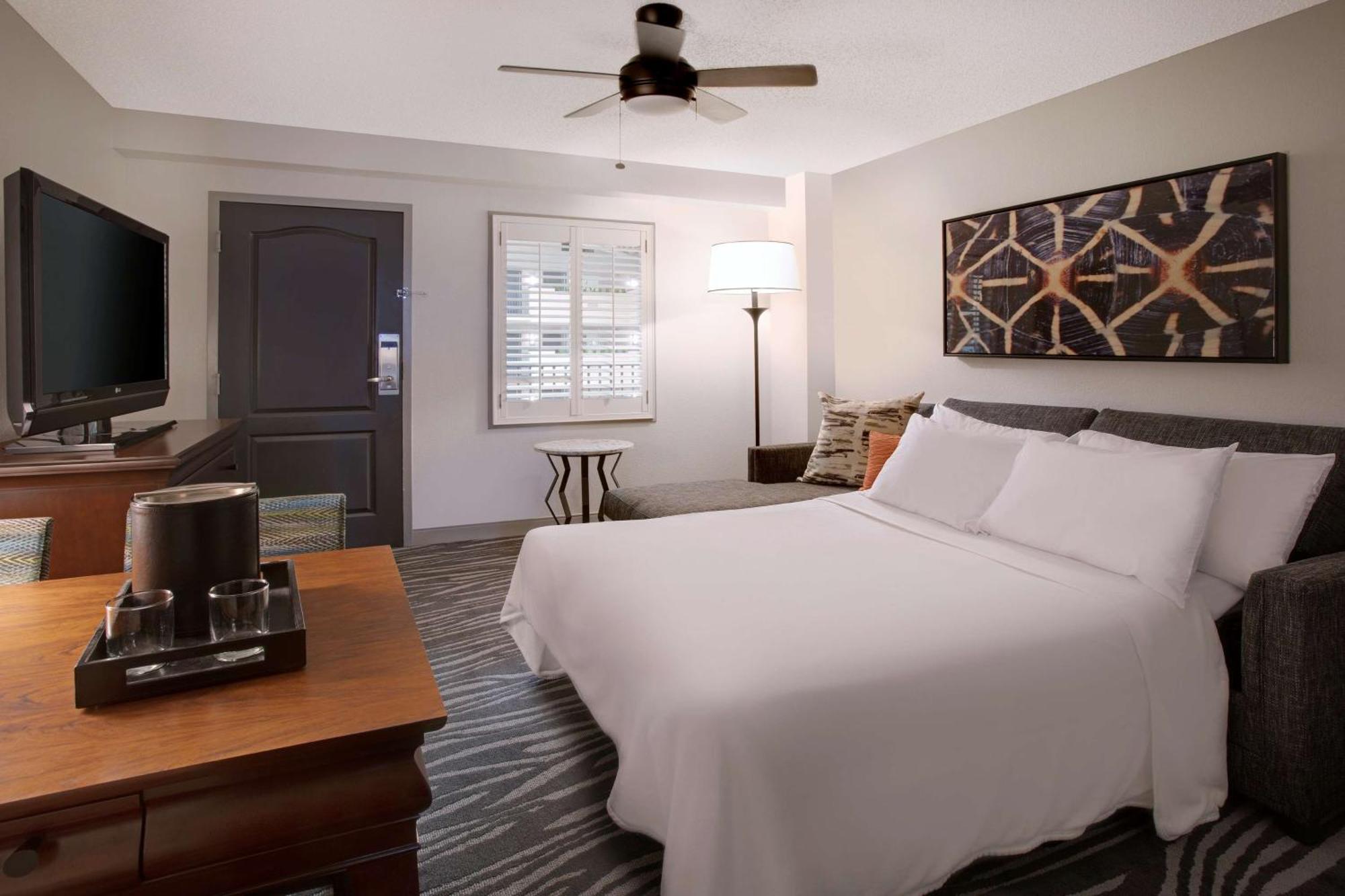 Embassy By Hilton Airport Hotel
