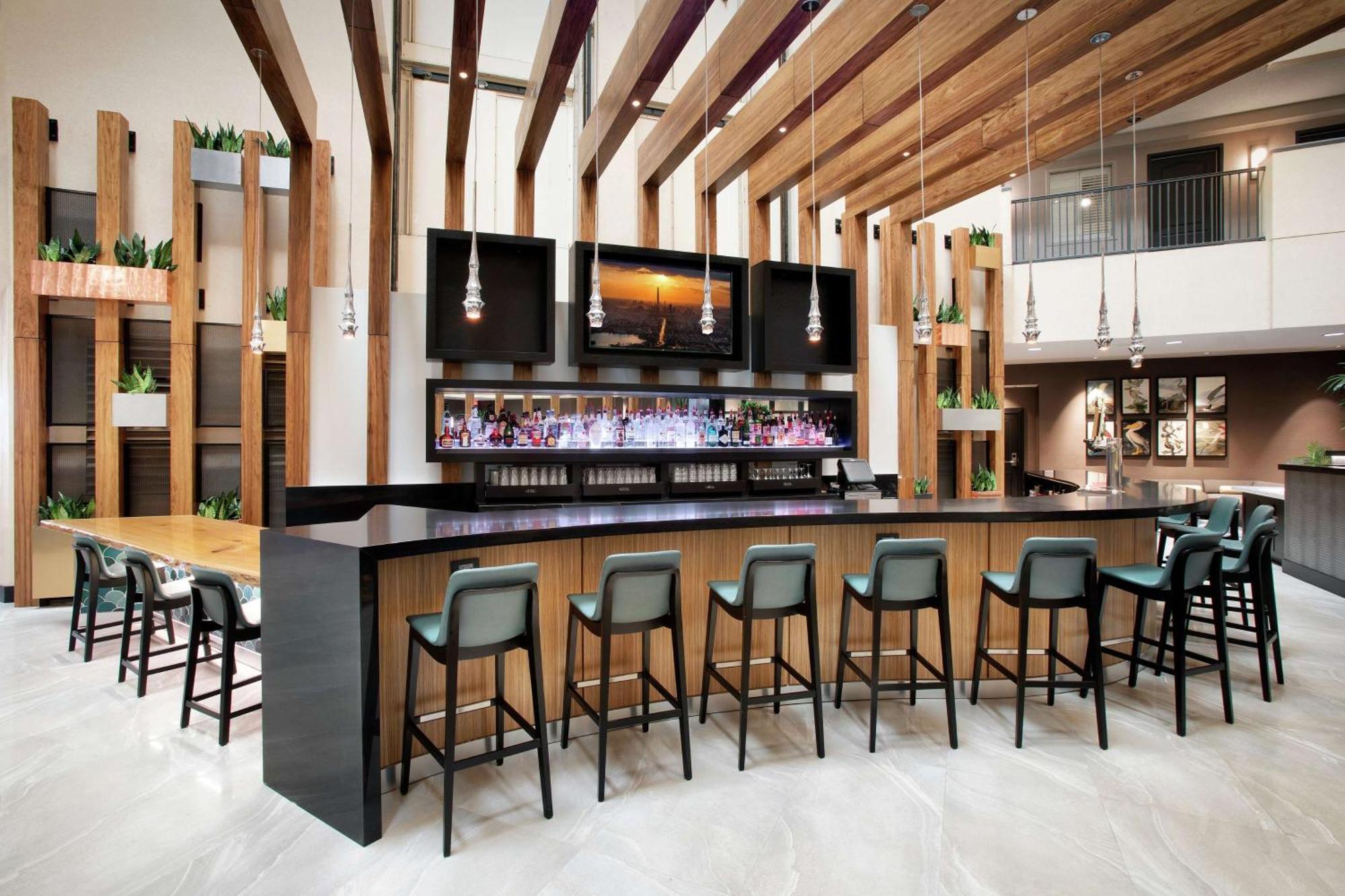 Hotel Embassy By Hilton Airport Orlando