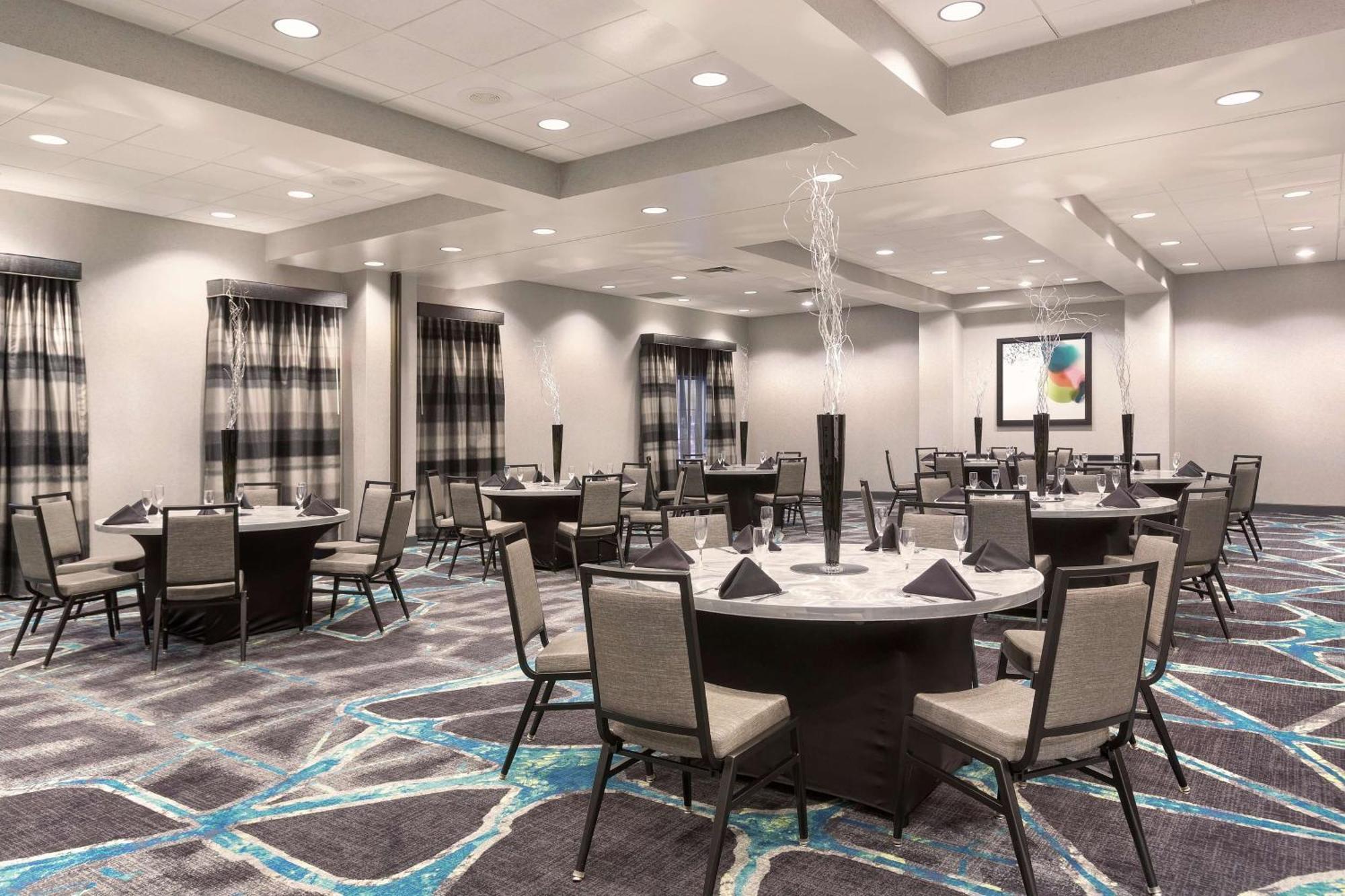 Hotel Embassy By Hilton Airport Orlando