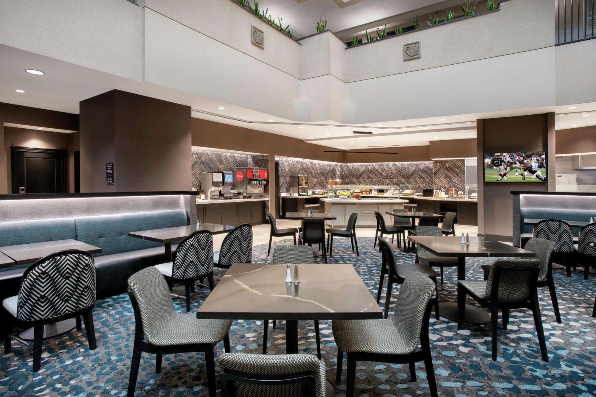 Embassy By Hilton Airport Hotel 3*