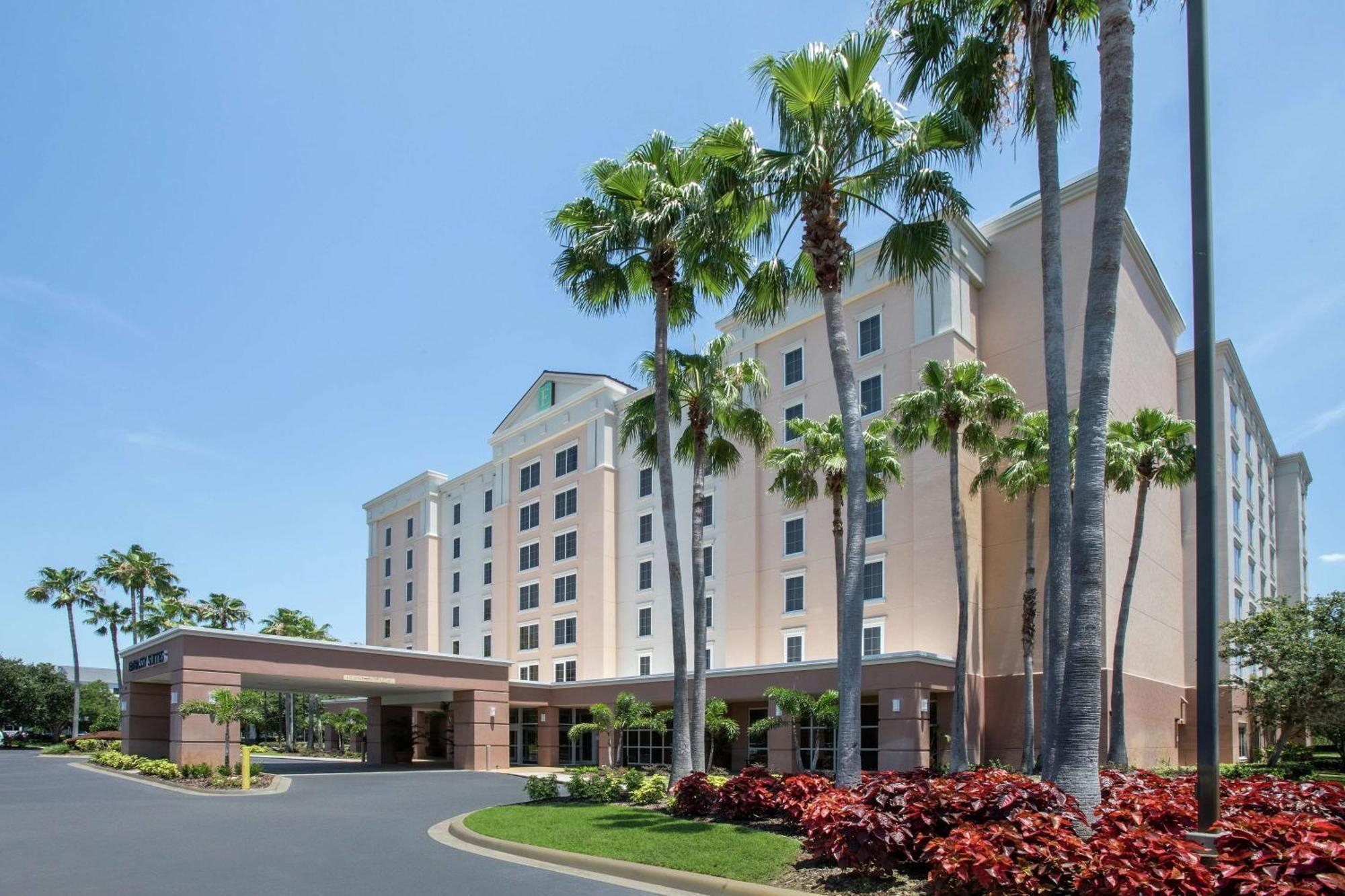 Hotel Embassy By Hilton Airport