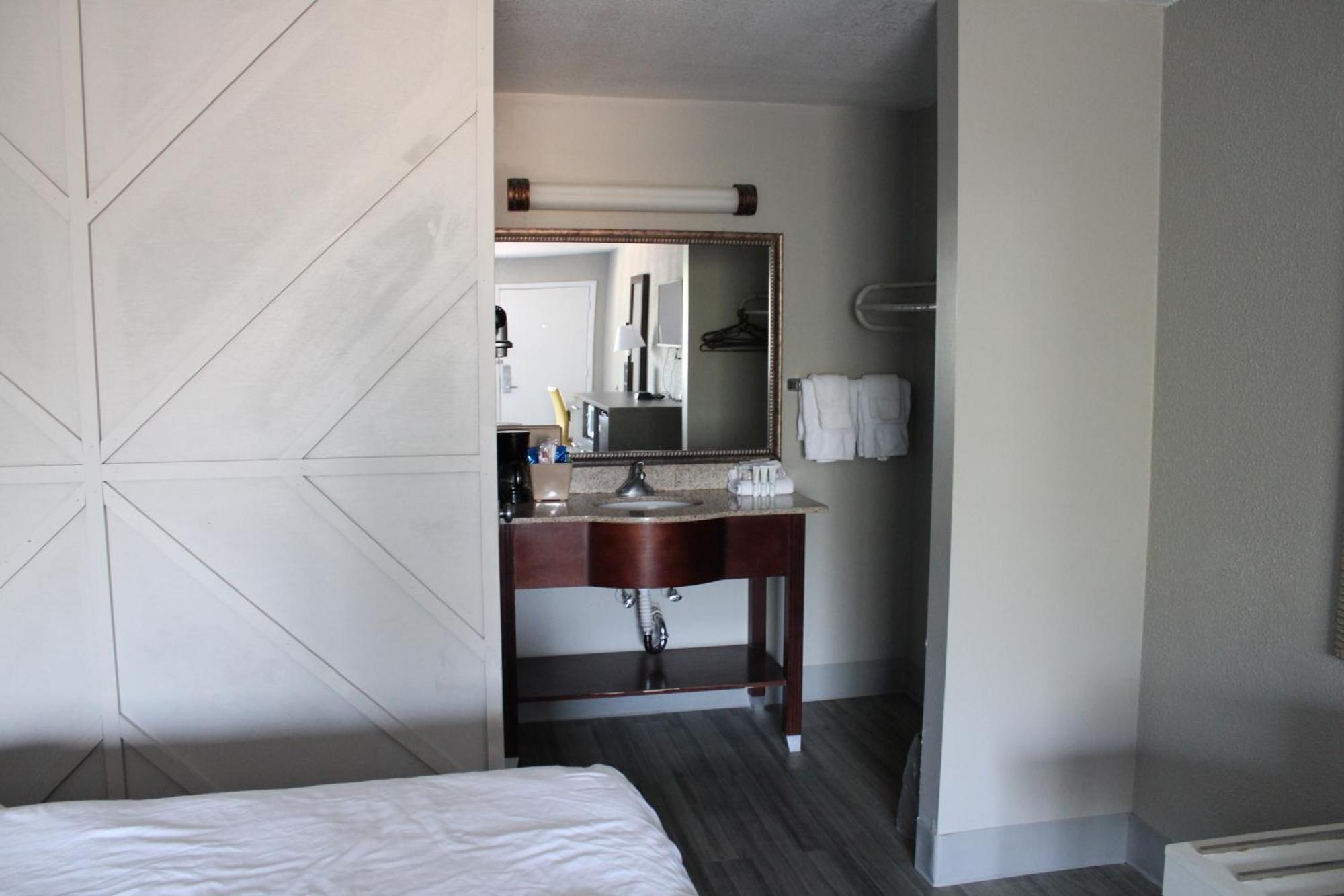 Motel Village 2*