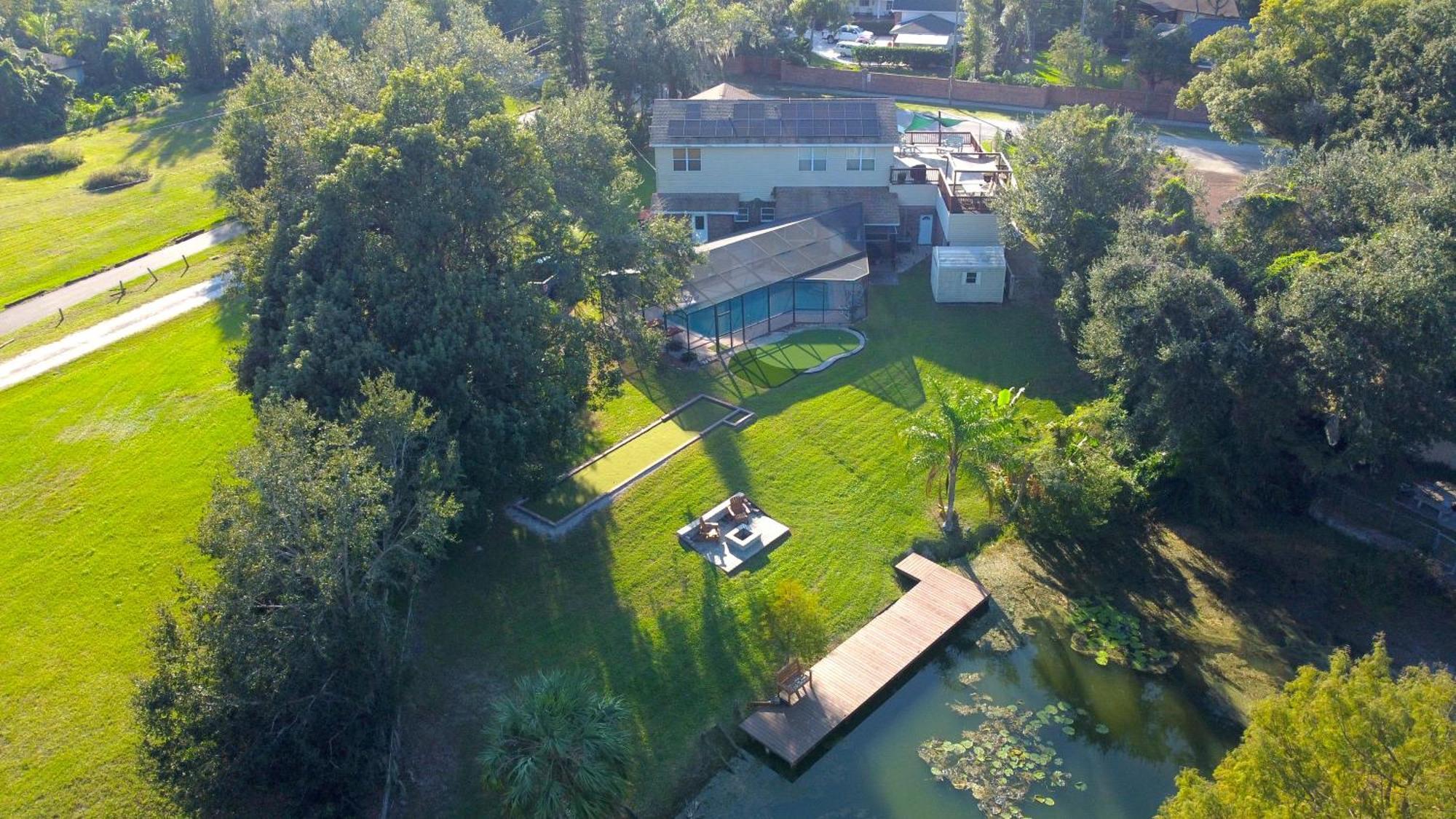 Lakefront 7 Bedroom Duplex, Pool, Boat, And Hottub *