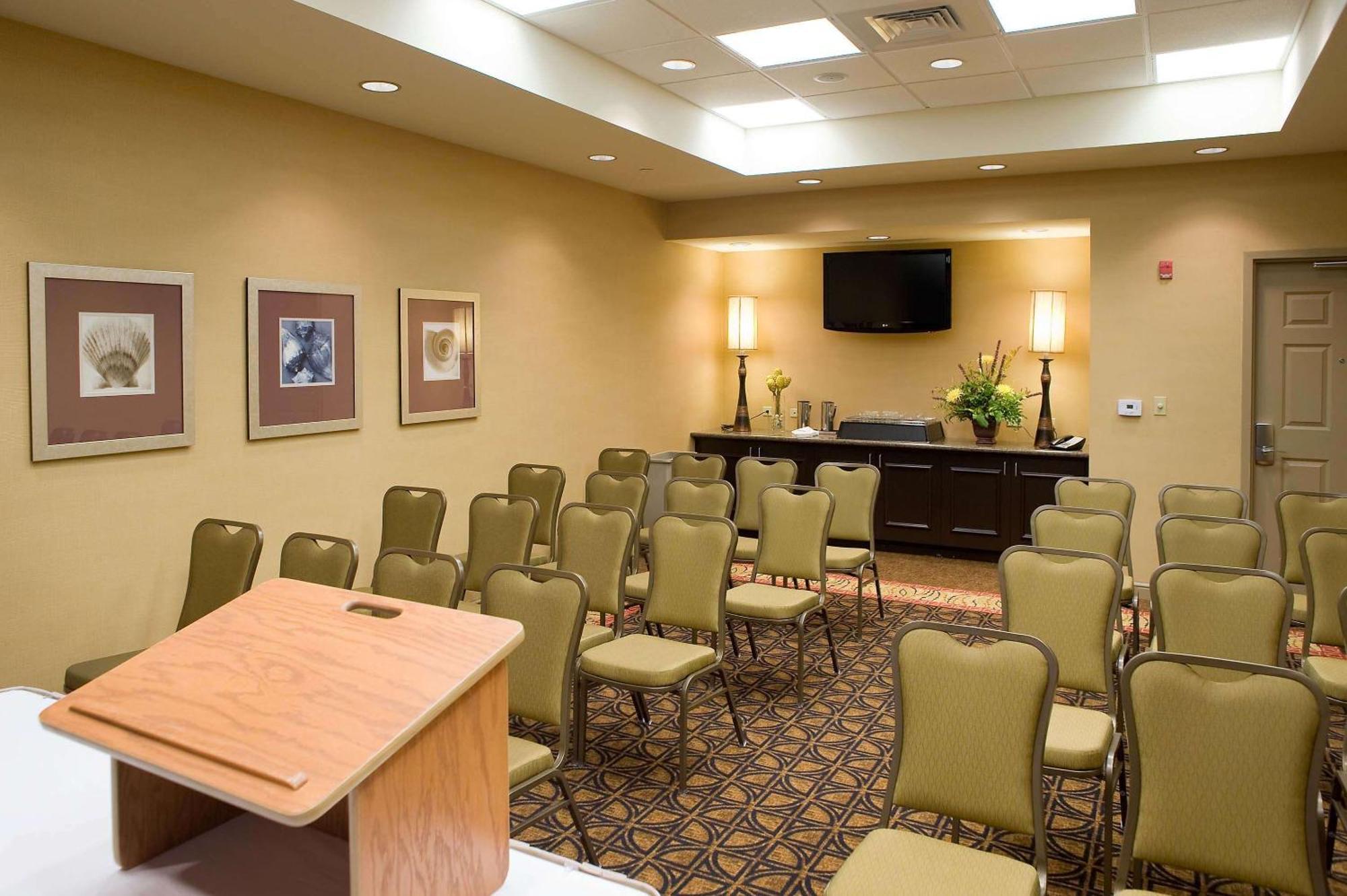 Hilton Garden Airport/medical Center 3*