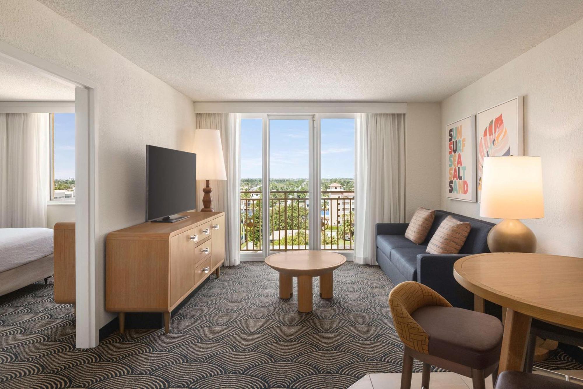 Resort Embassy By Hilton Deerfield &