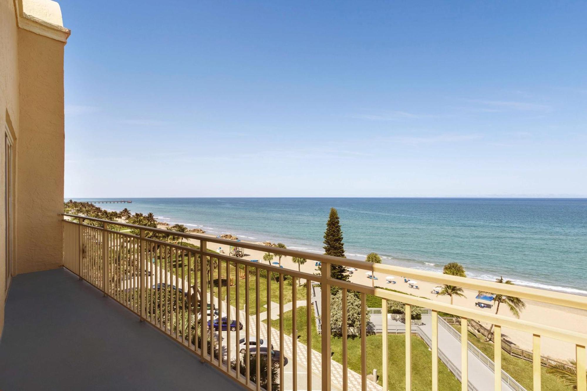 Resort Embassy By Hilton Deerfield & 3*