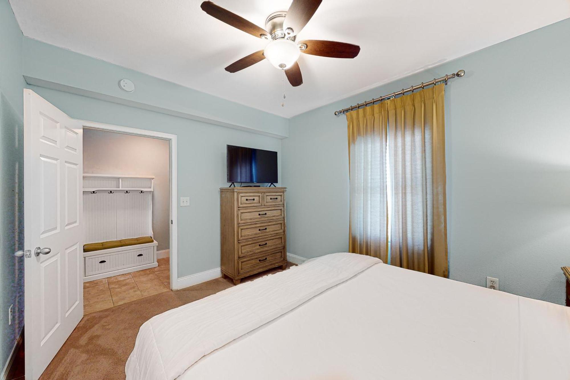 Laketown Wharf 1703 Apartment Panama City Beach