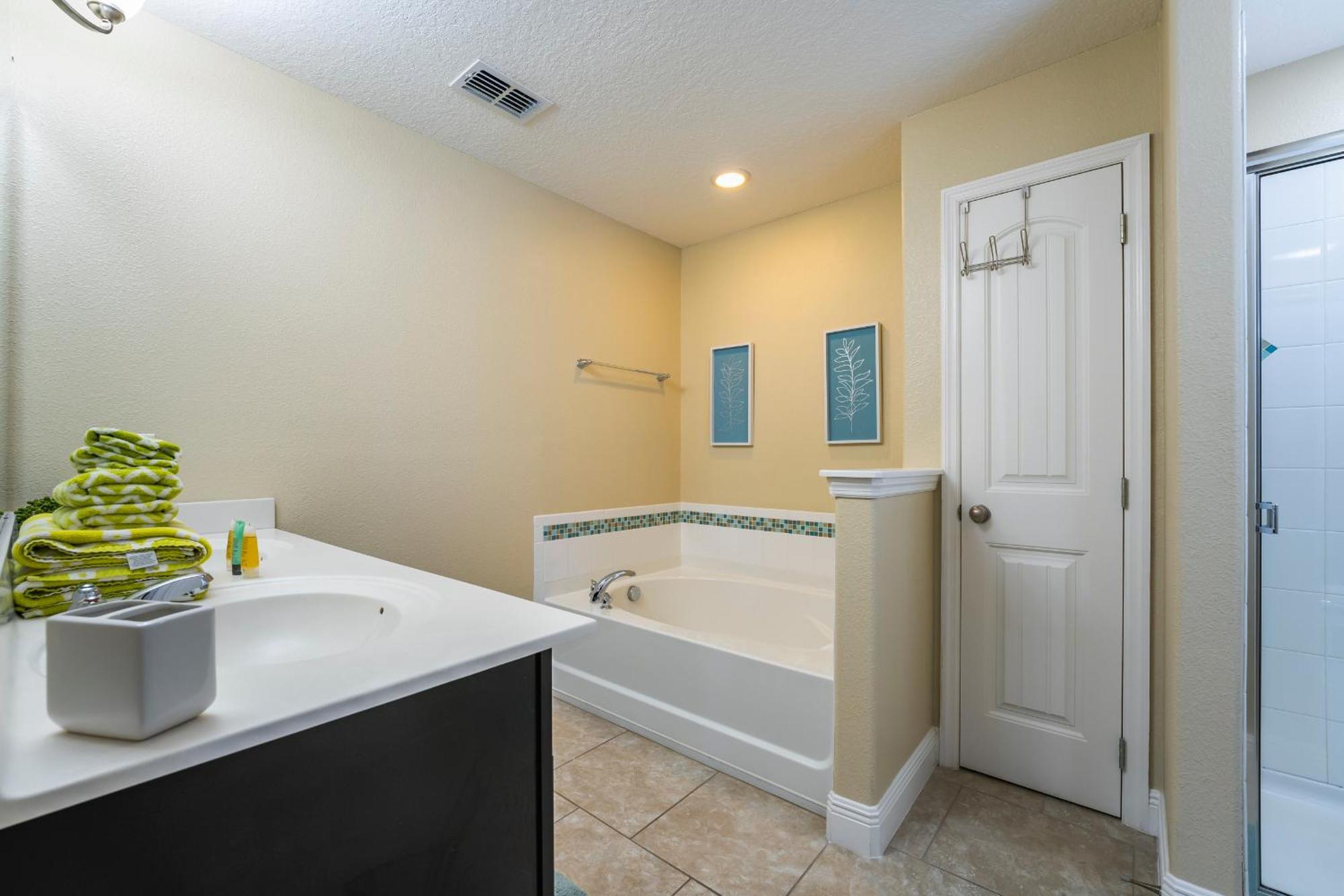 Holiday home Home, Lakeview, Private Pool Near To *