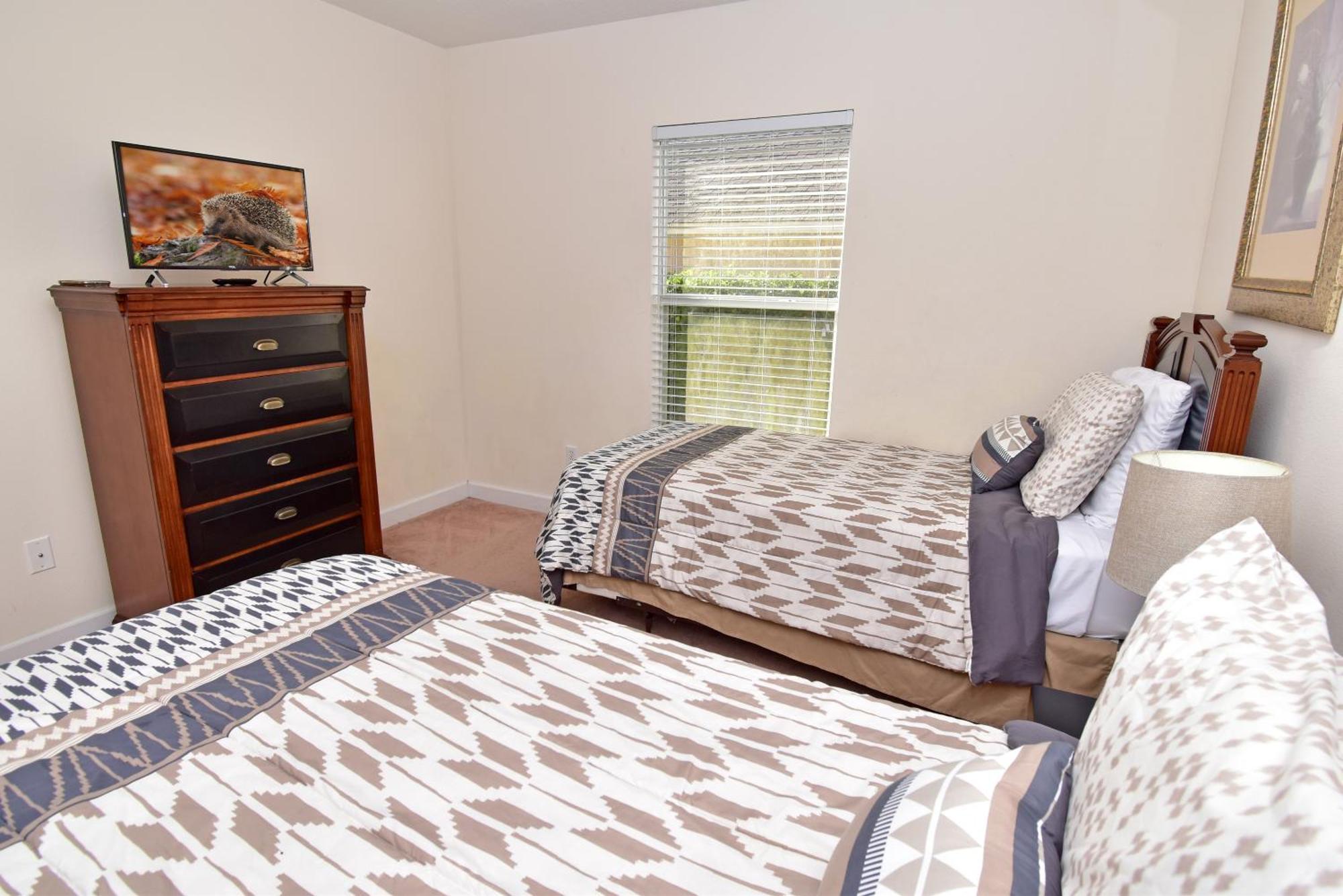 Comfortable Pool With & Games Close To