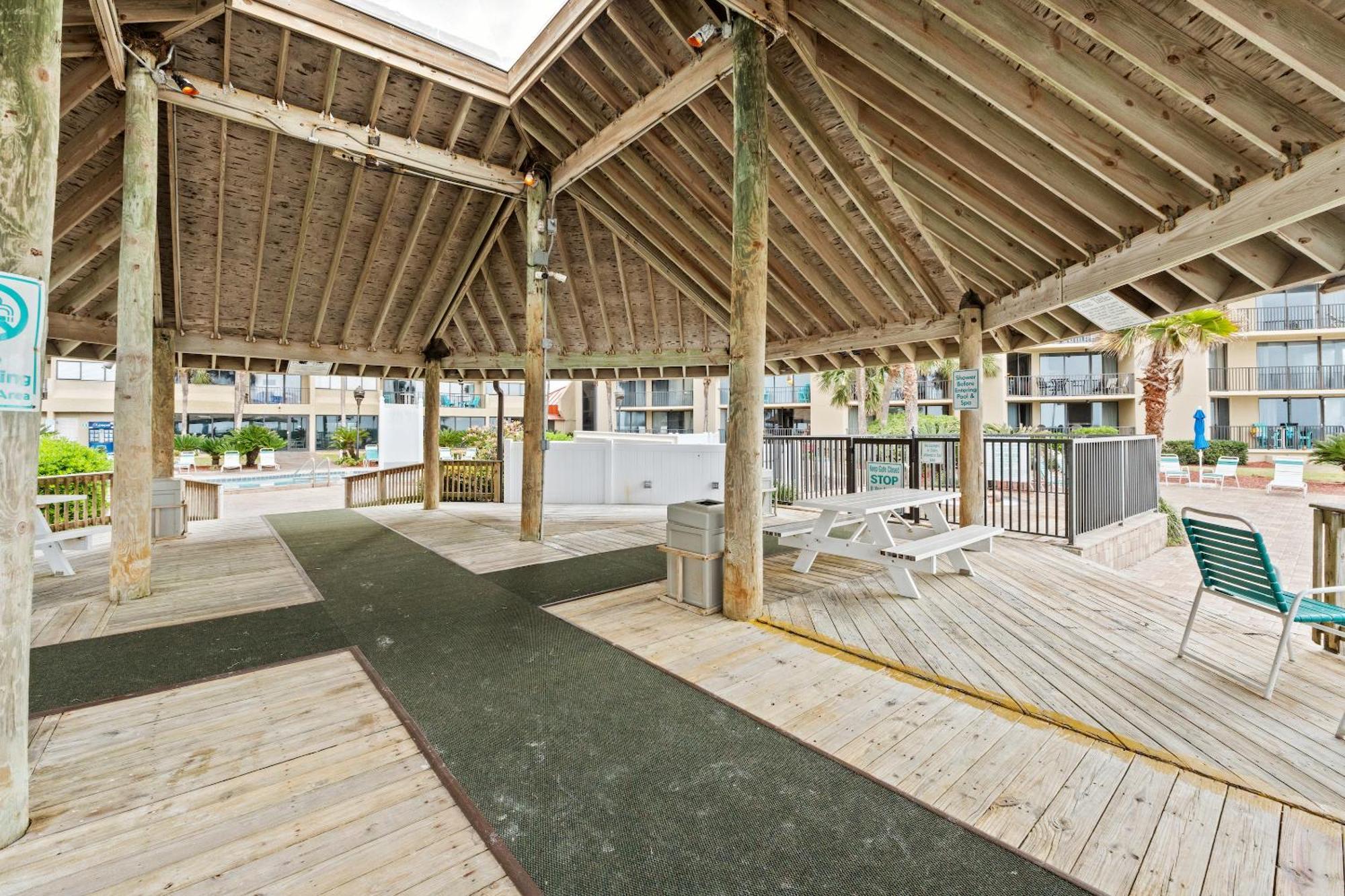 Summerhouse By Panhandle Getaways
