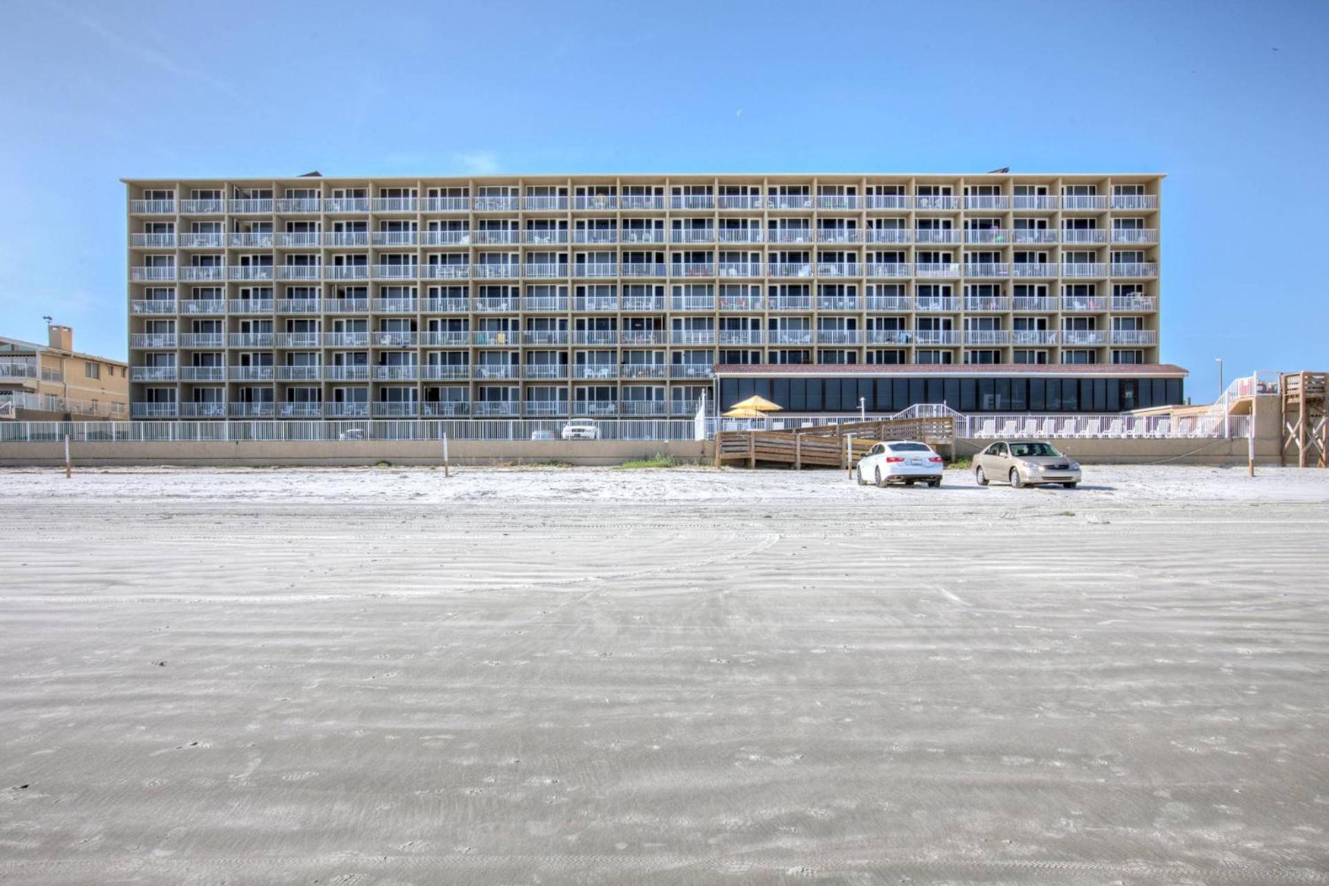 Pirates Cove Unit #407 * Daytona Beach