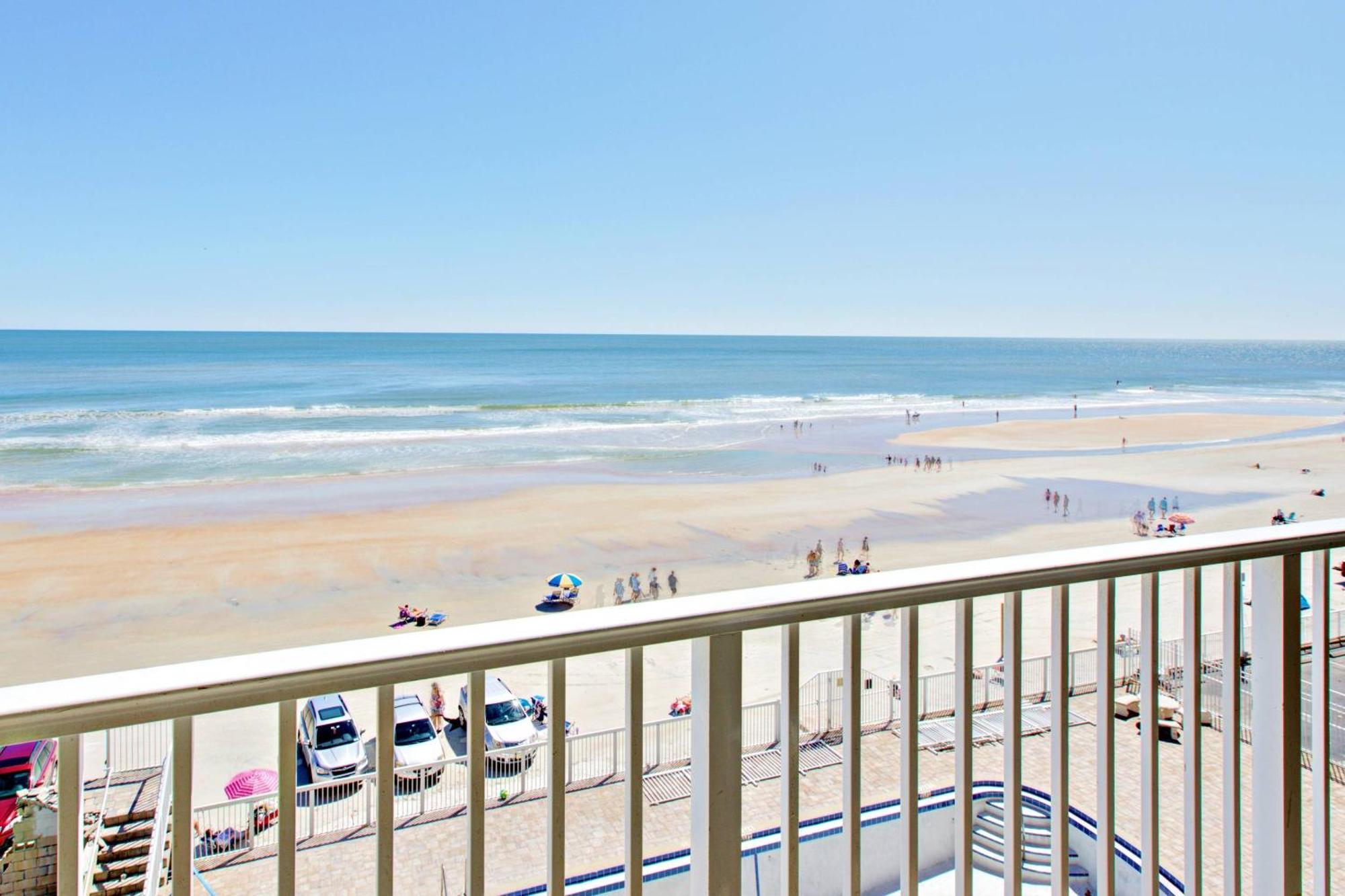 Pirates Cove Unit #407 * Daytona Beach