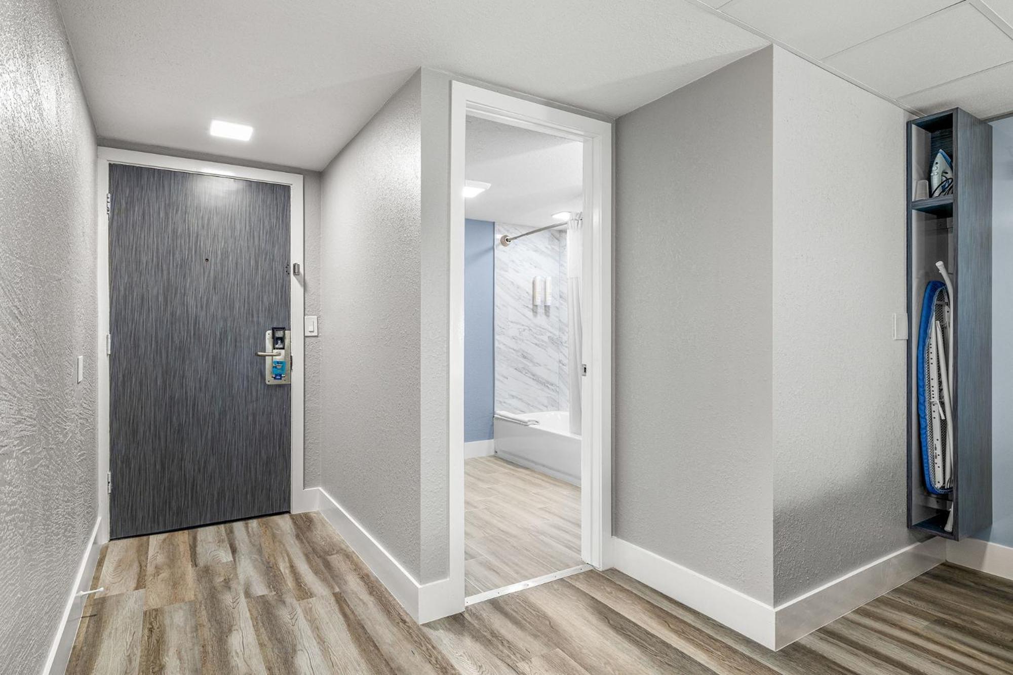 Clarion Pointe Tampa-brandon Near Fairgrounds And Casino 2*