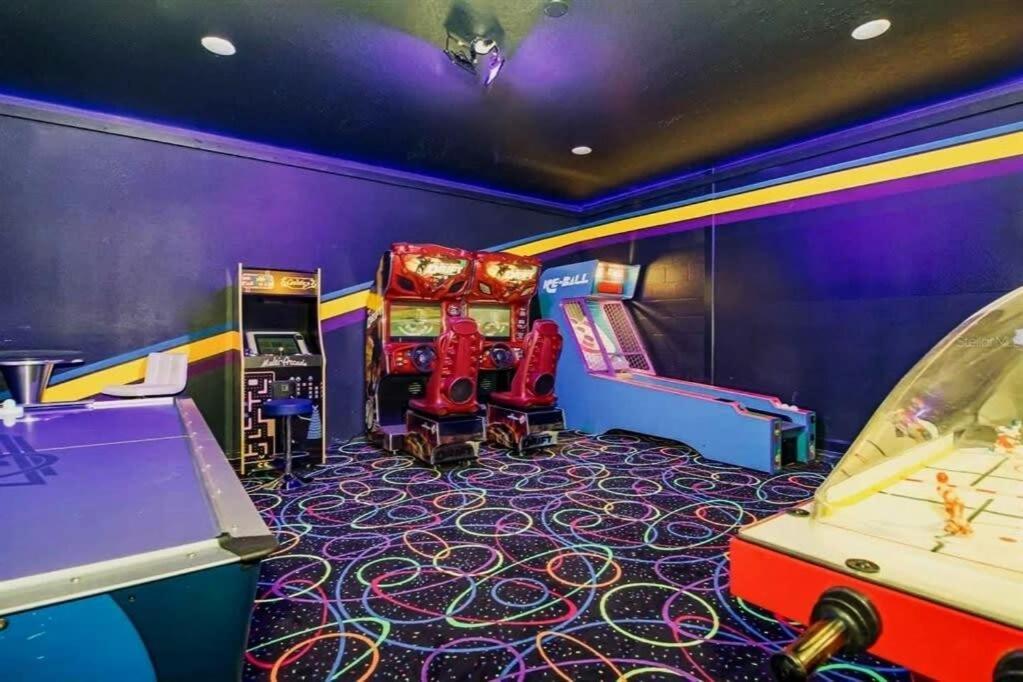 Luxury 9 Bed Jungle Bedroom W Slide Gameroom * Davenport