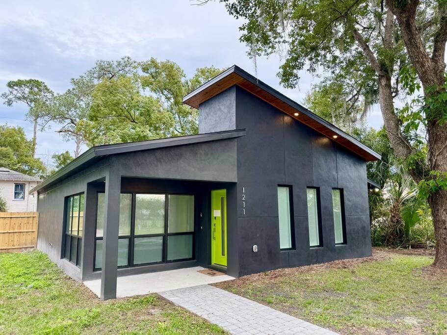 The Butterfly House - With Sauna Sanford