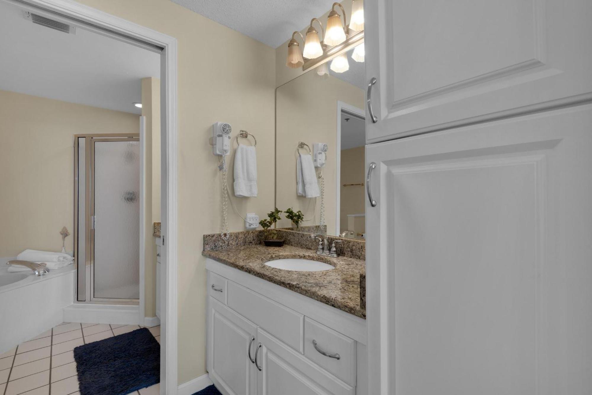 Sterling Sands 209 Apartment *