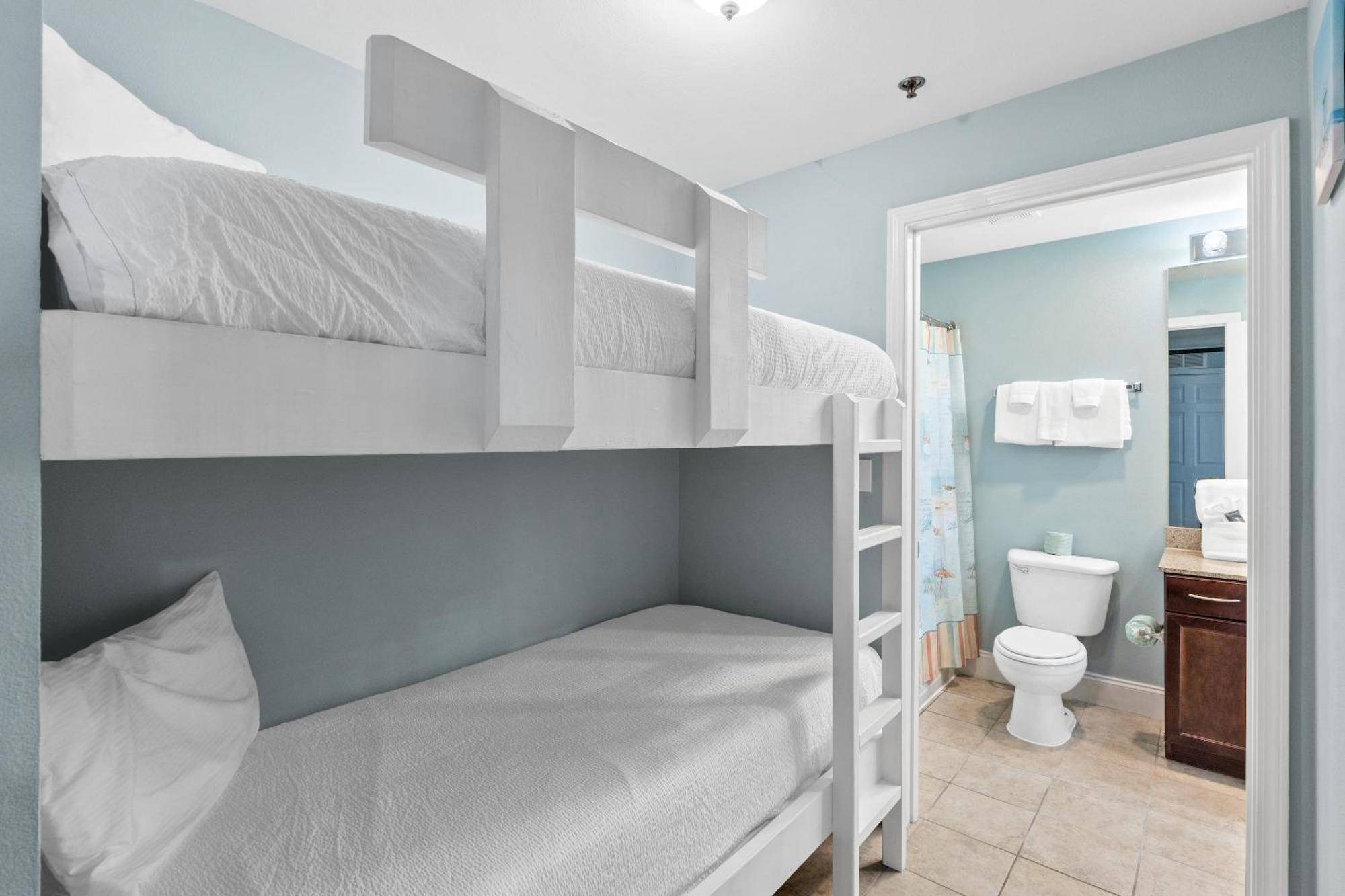 Laketown Wharf By Panhandle Getaways