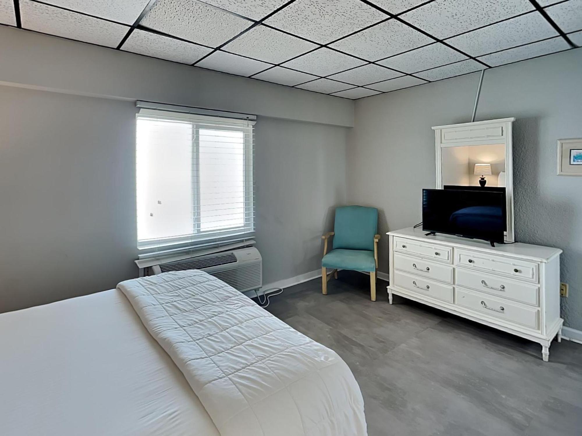Continental 220 Panama City Beach