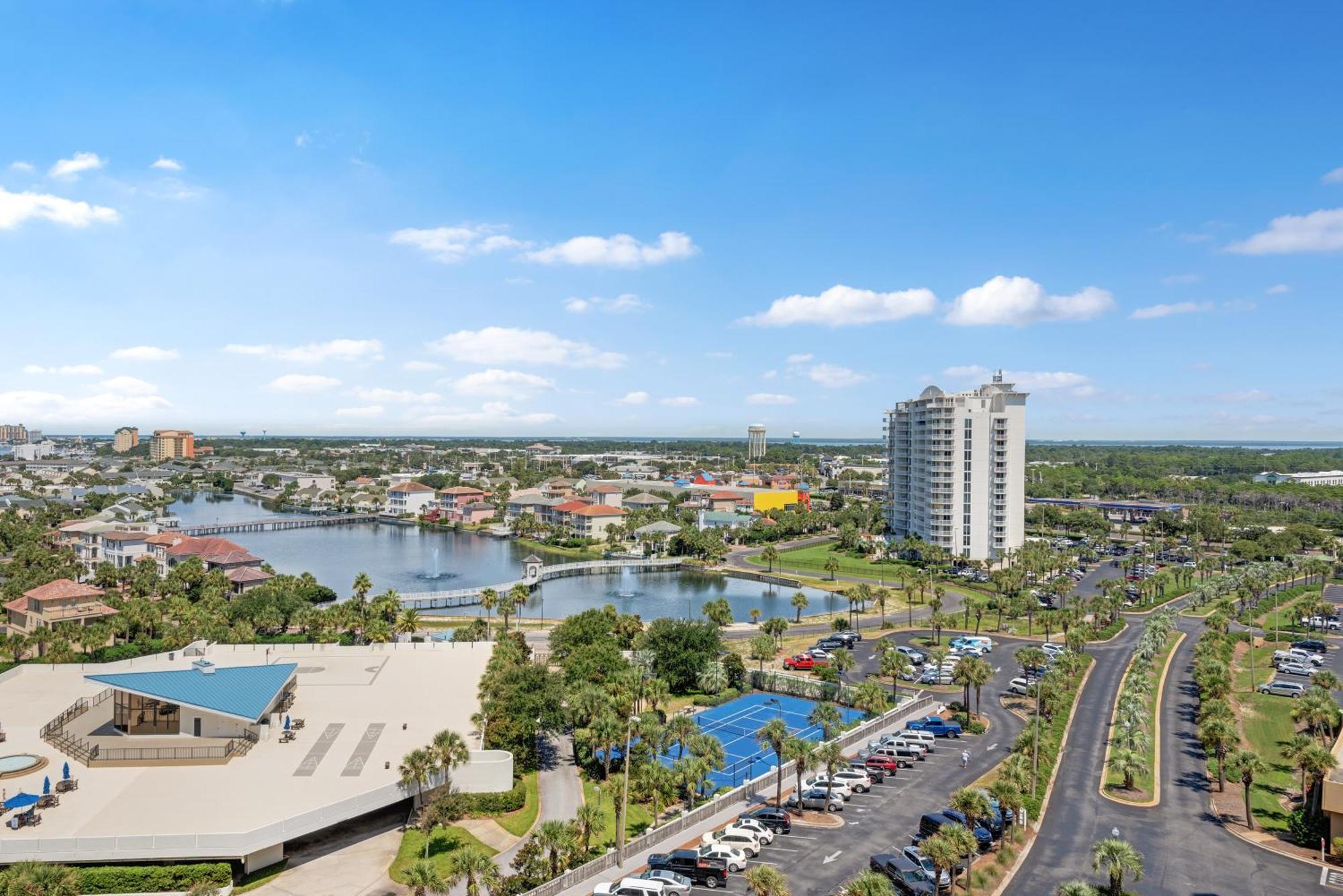 Pelican Pointe *