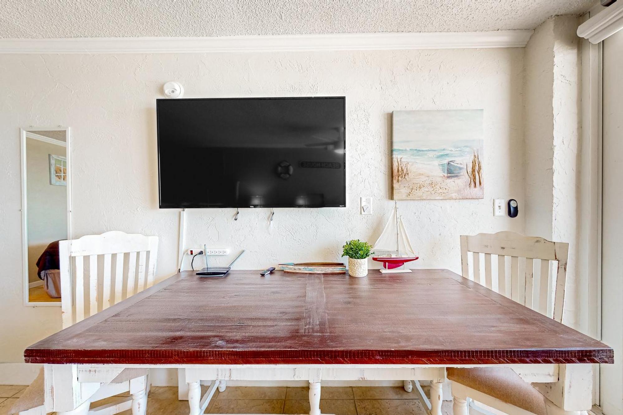 Sunshine & Oceanfront Serenity Apartment