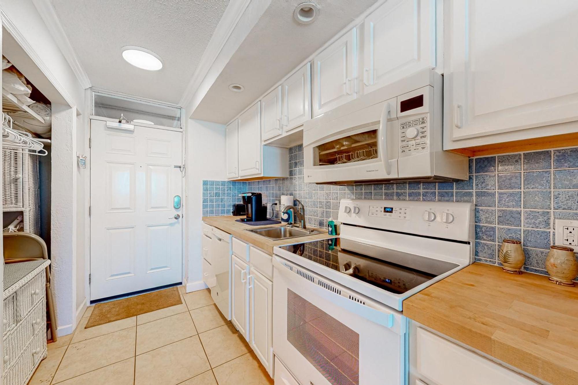 Apartment Sunshine & Oceanfront Serenity *